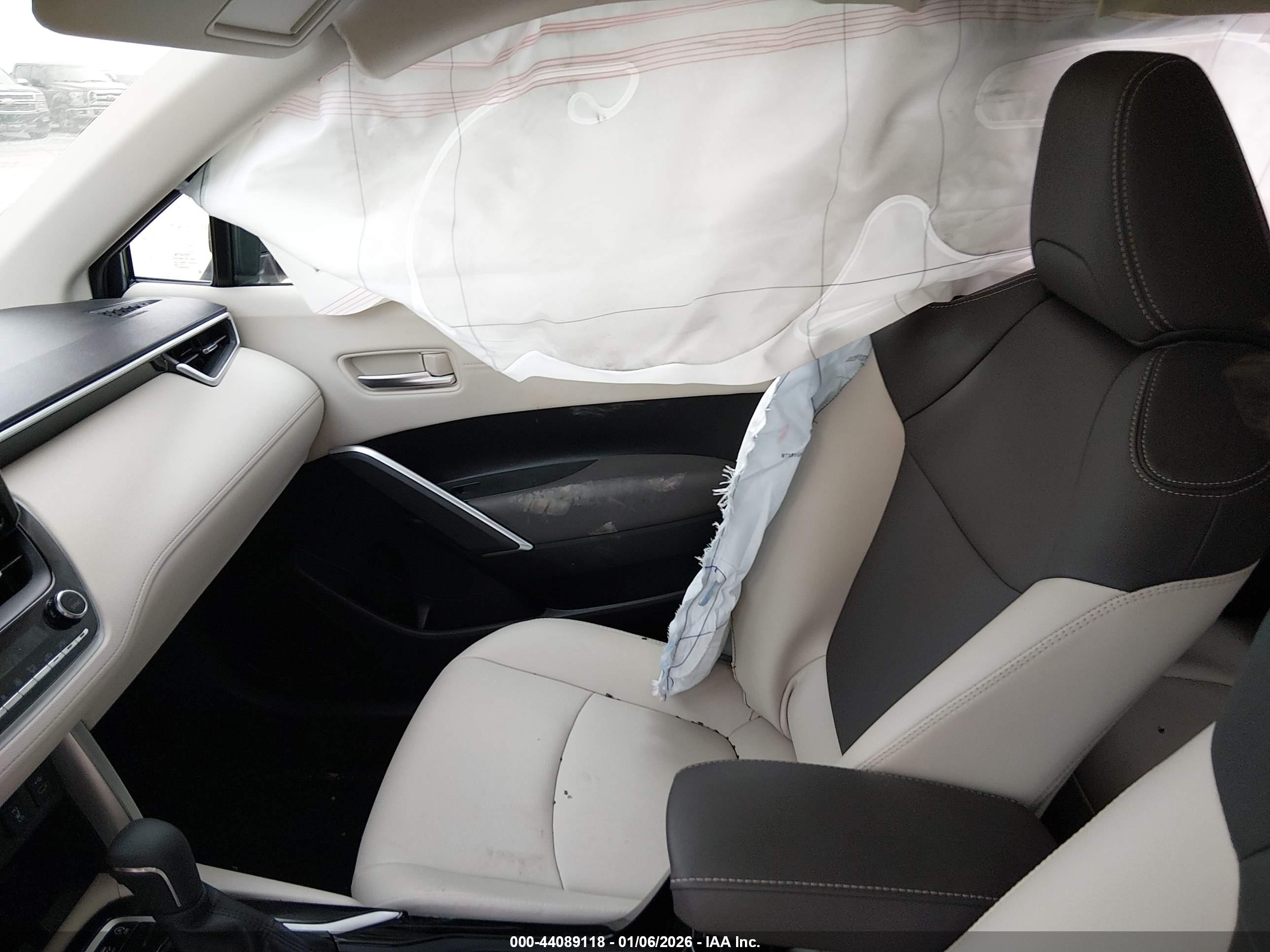 TOYOTA COROLLA image 5