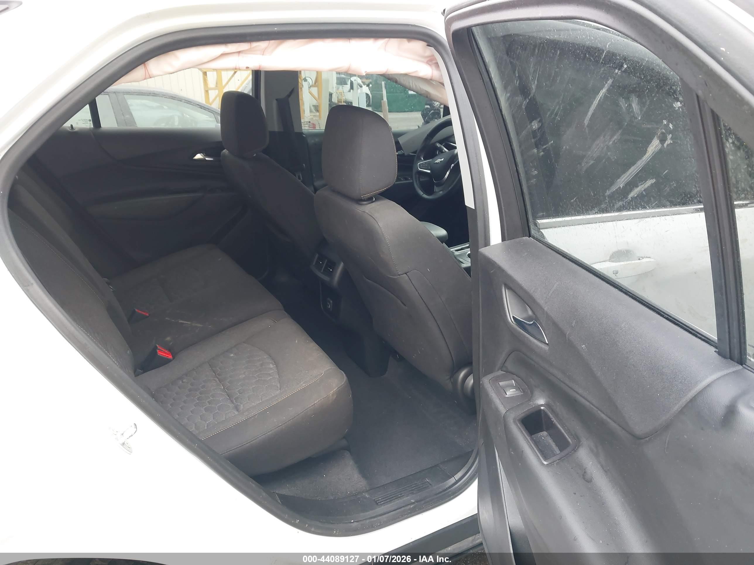 CHEVROLET EQUINOX image 8