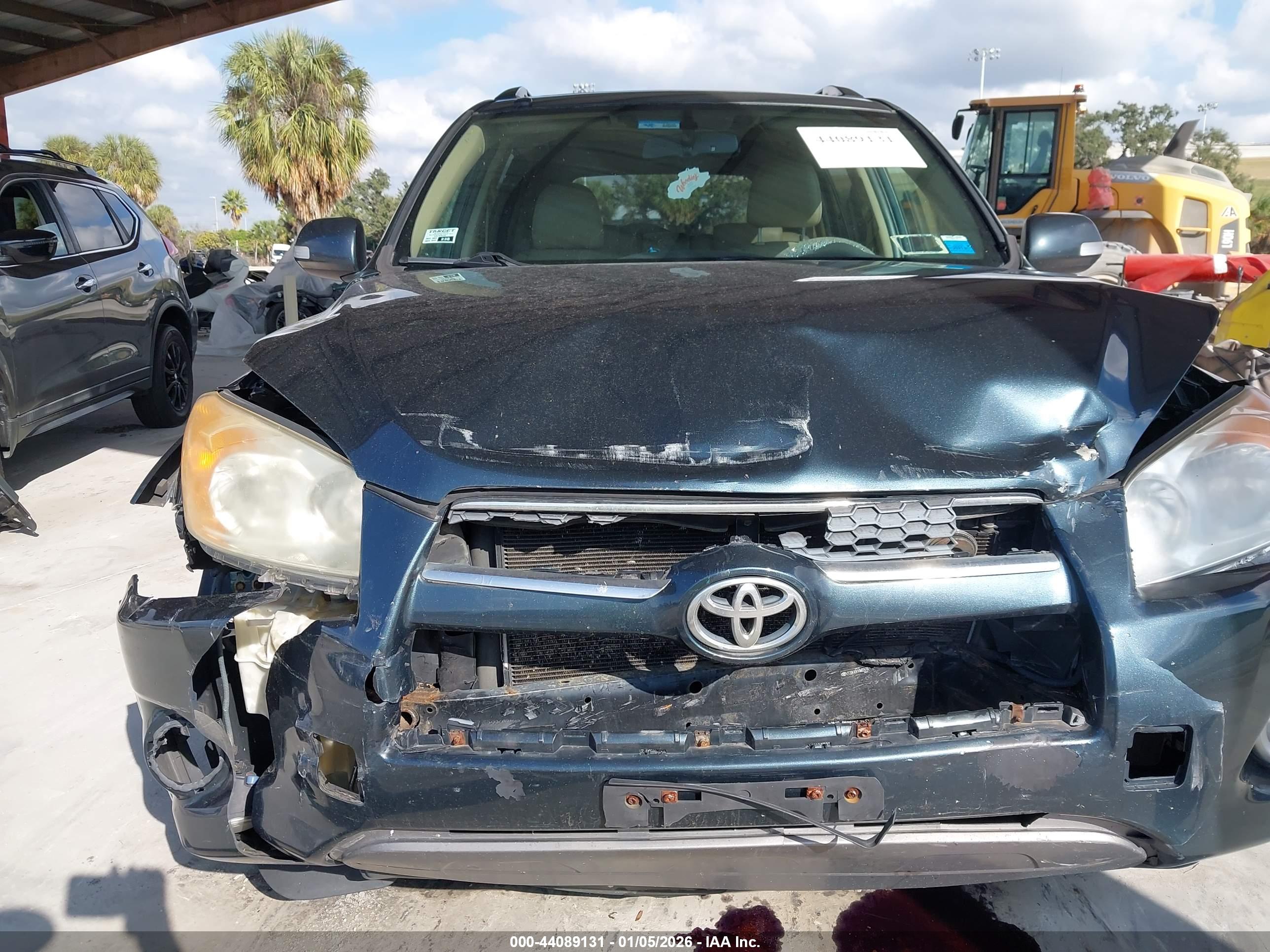 TOYOTA RAV4 image 6