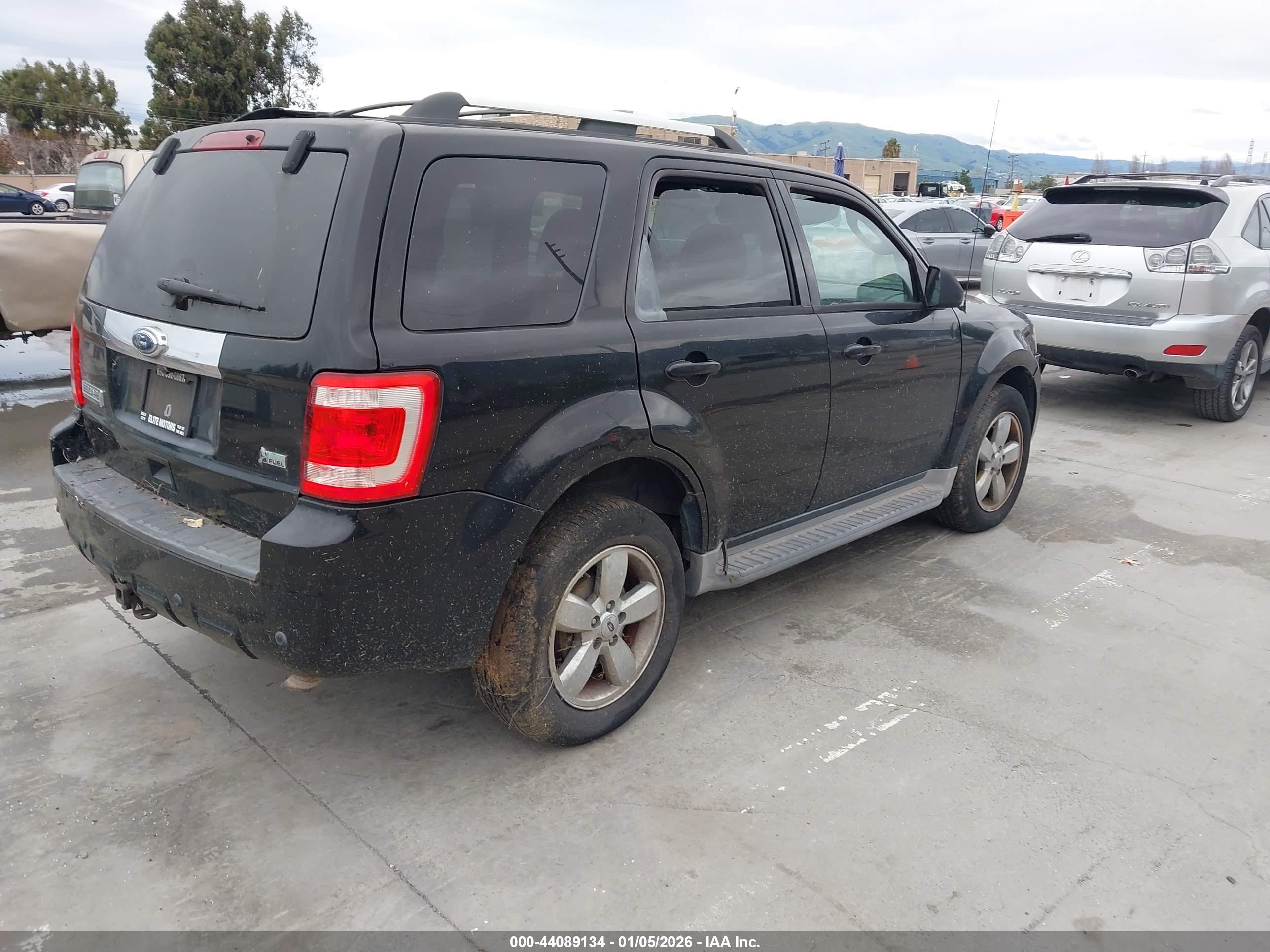 FORD ESCAPE image 4