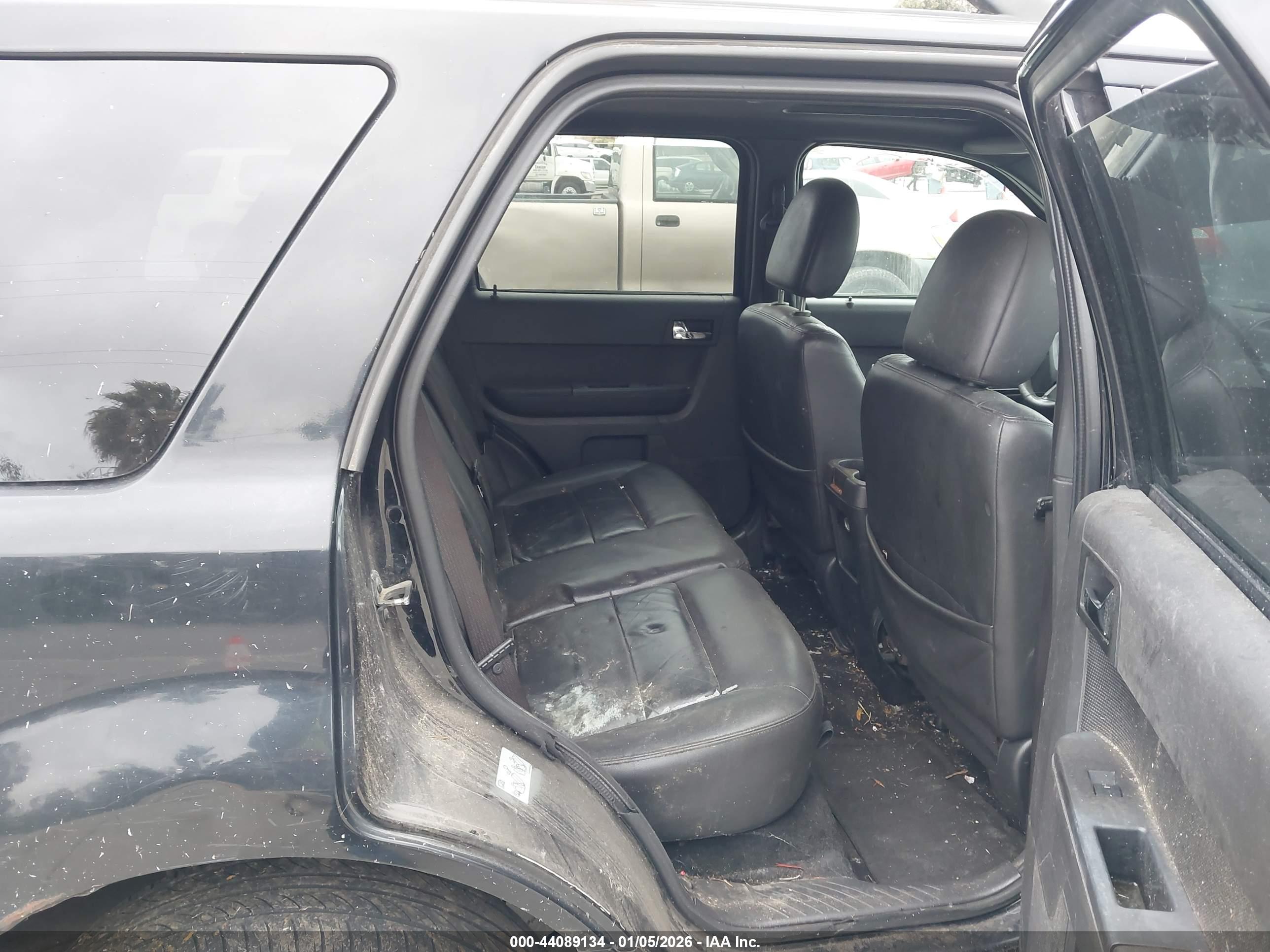 FORD ESCAPE image 8