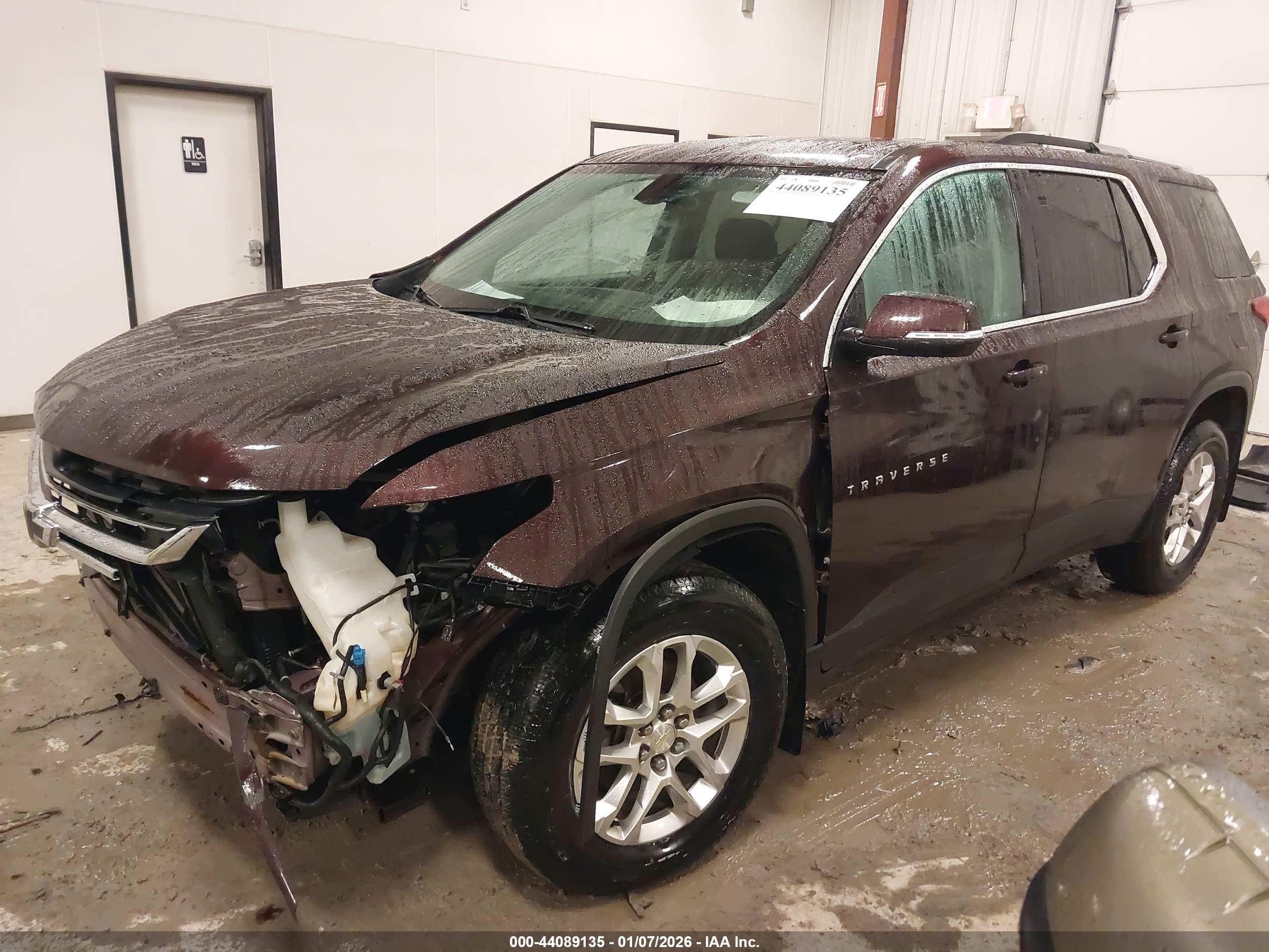 CHEVROLET TRAVERSE image 2