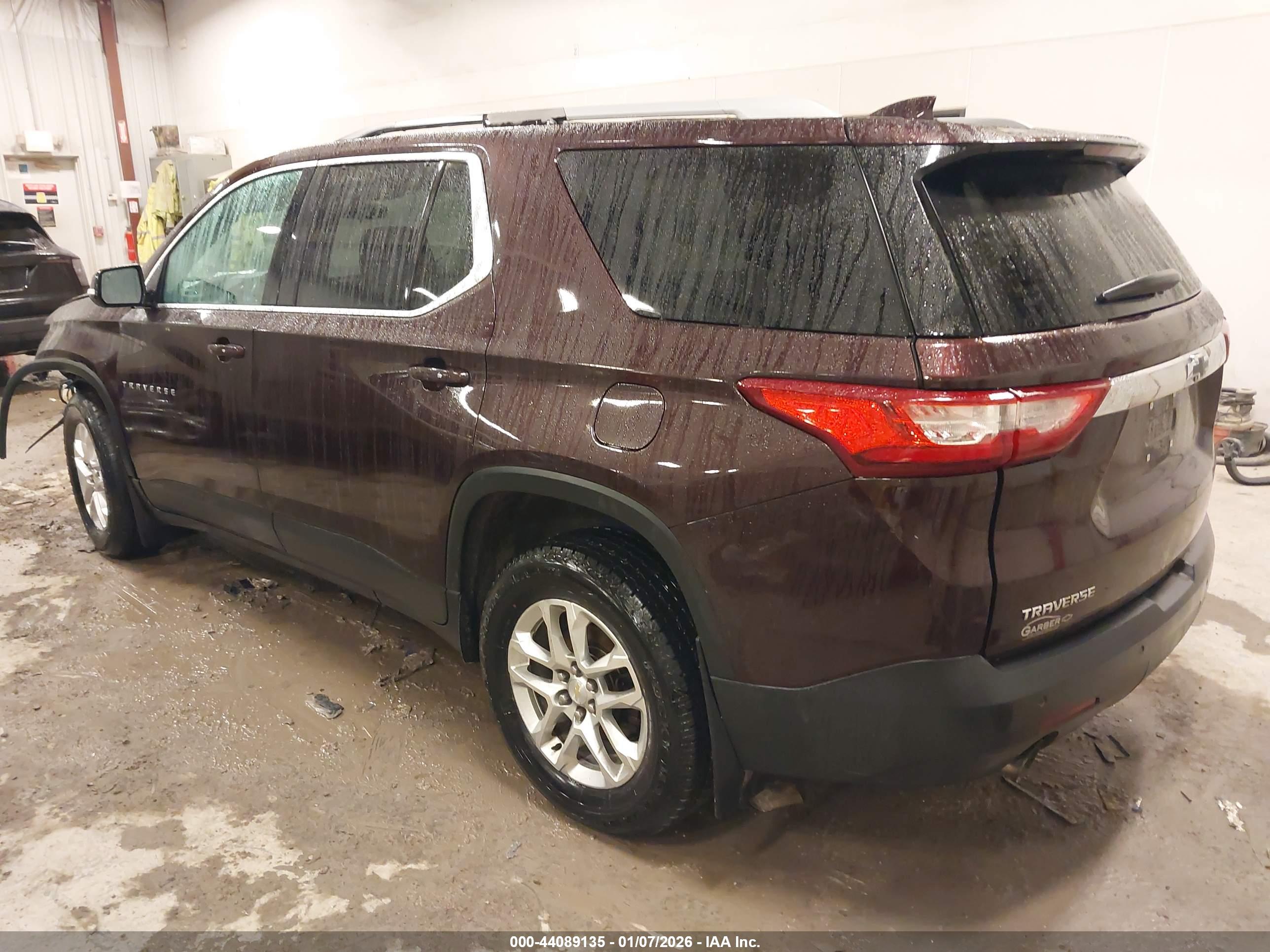 CHEVROLET TRAVERSE image 3