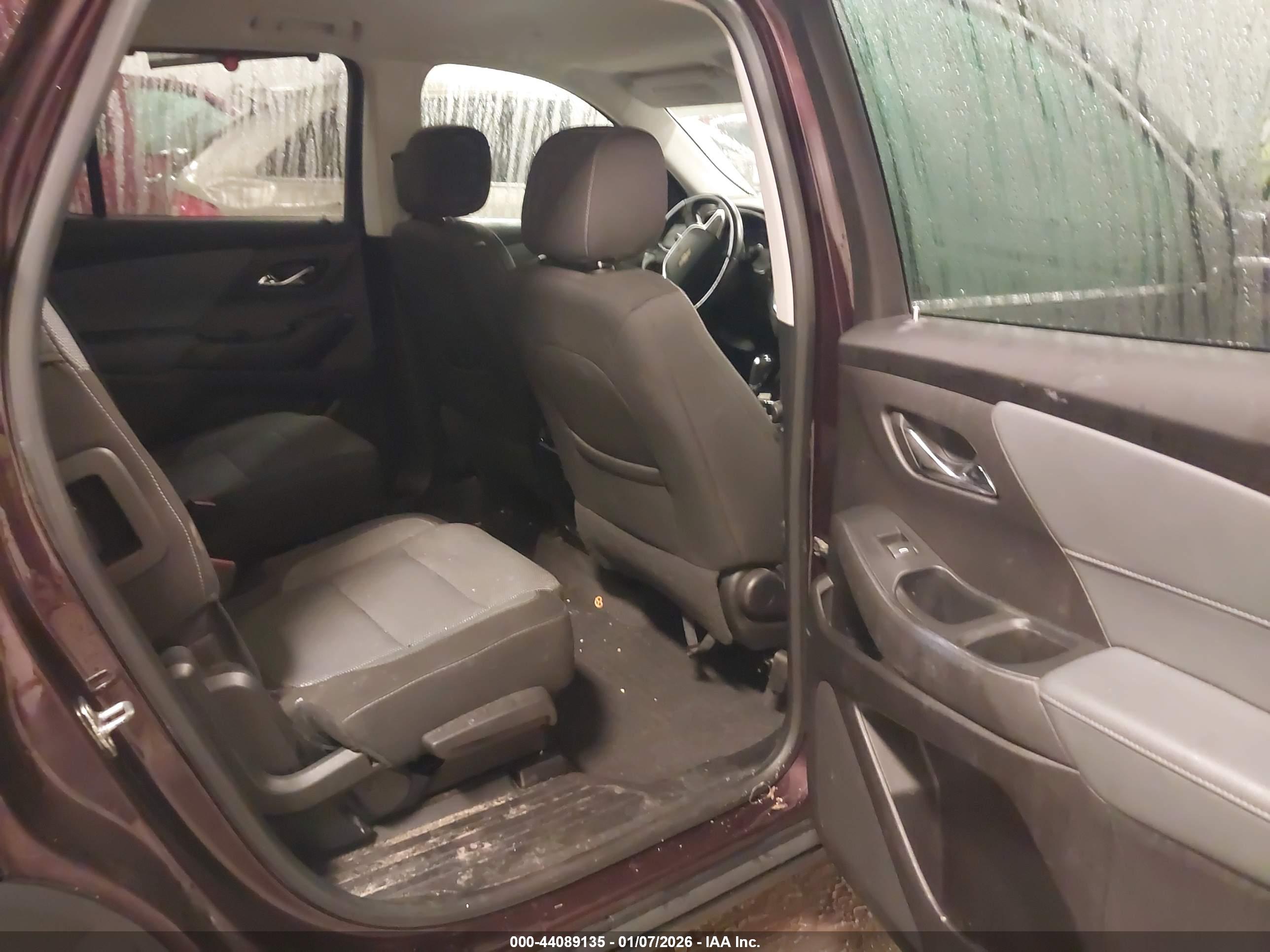 CHEVROLET TRAVERSE image 8