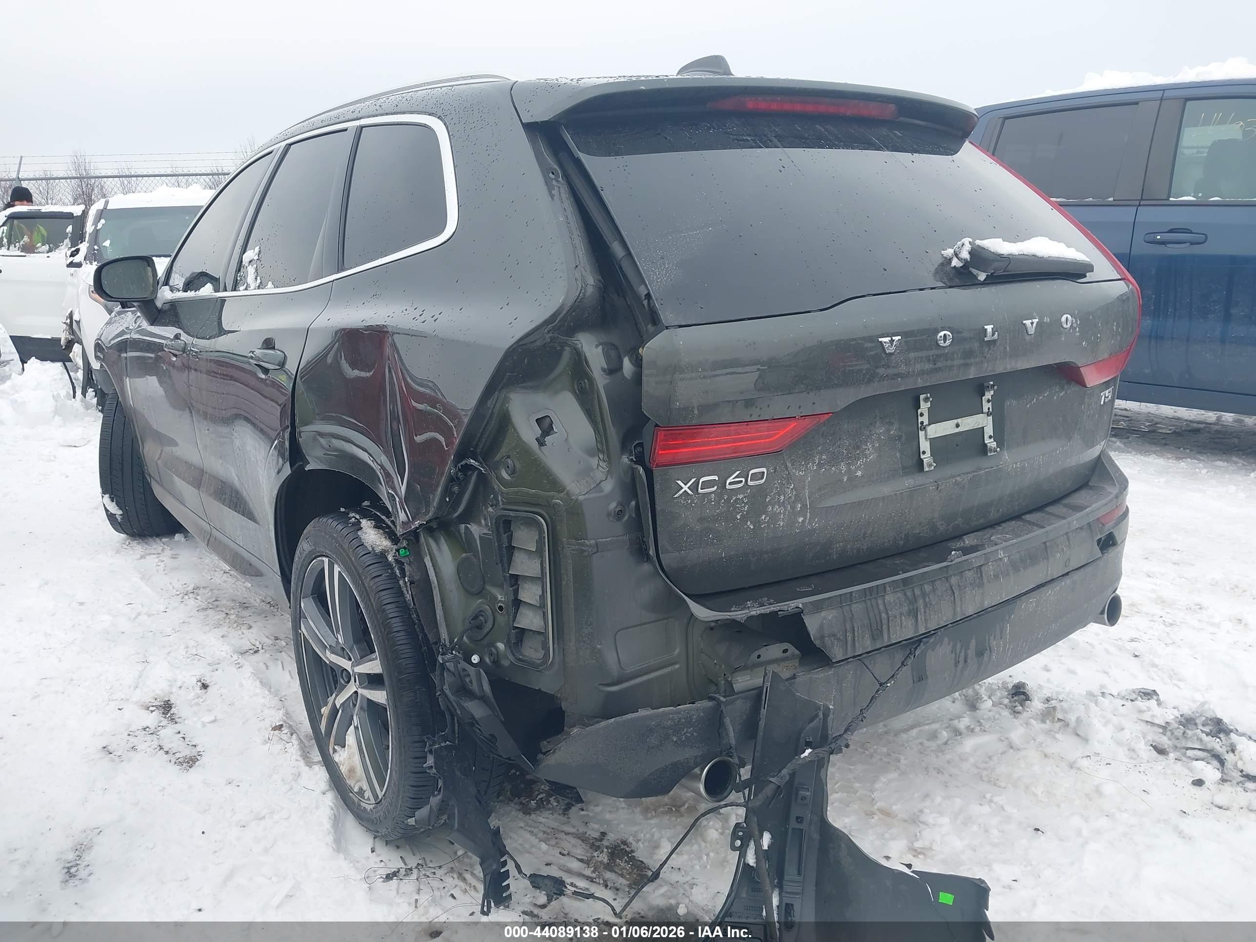 VOLVO XC60 image 3
