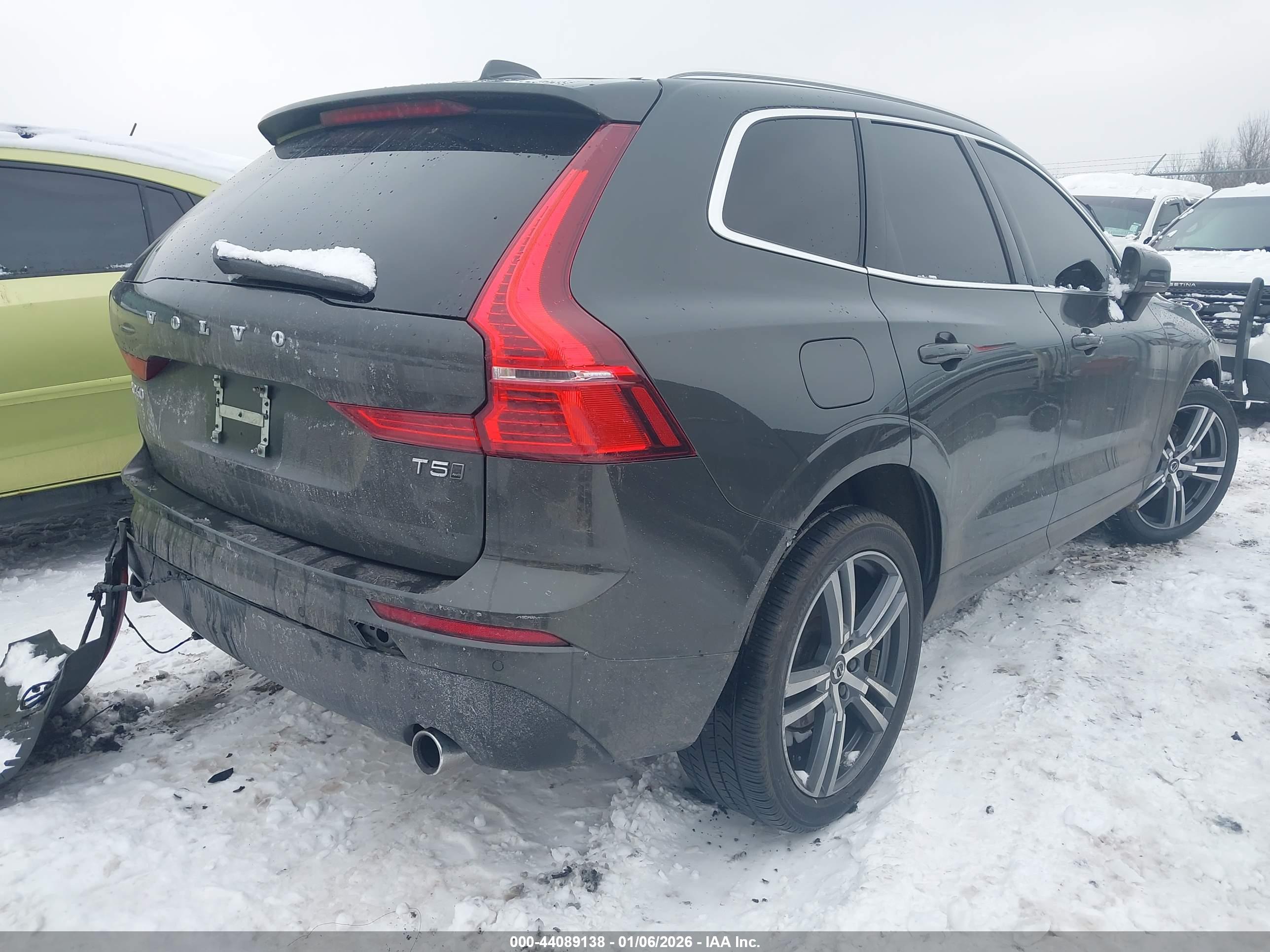 VOLVO XC60 image 4