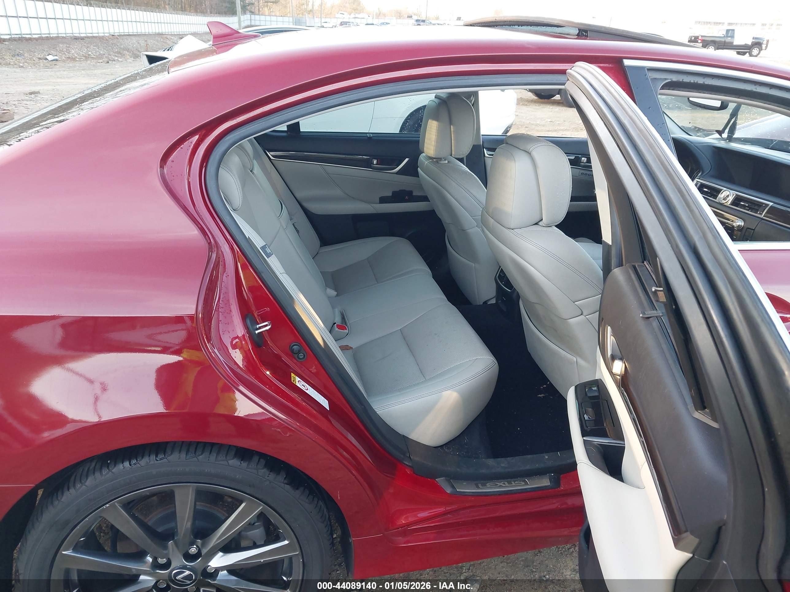 LEXUS GS image 8