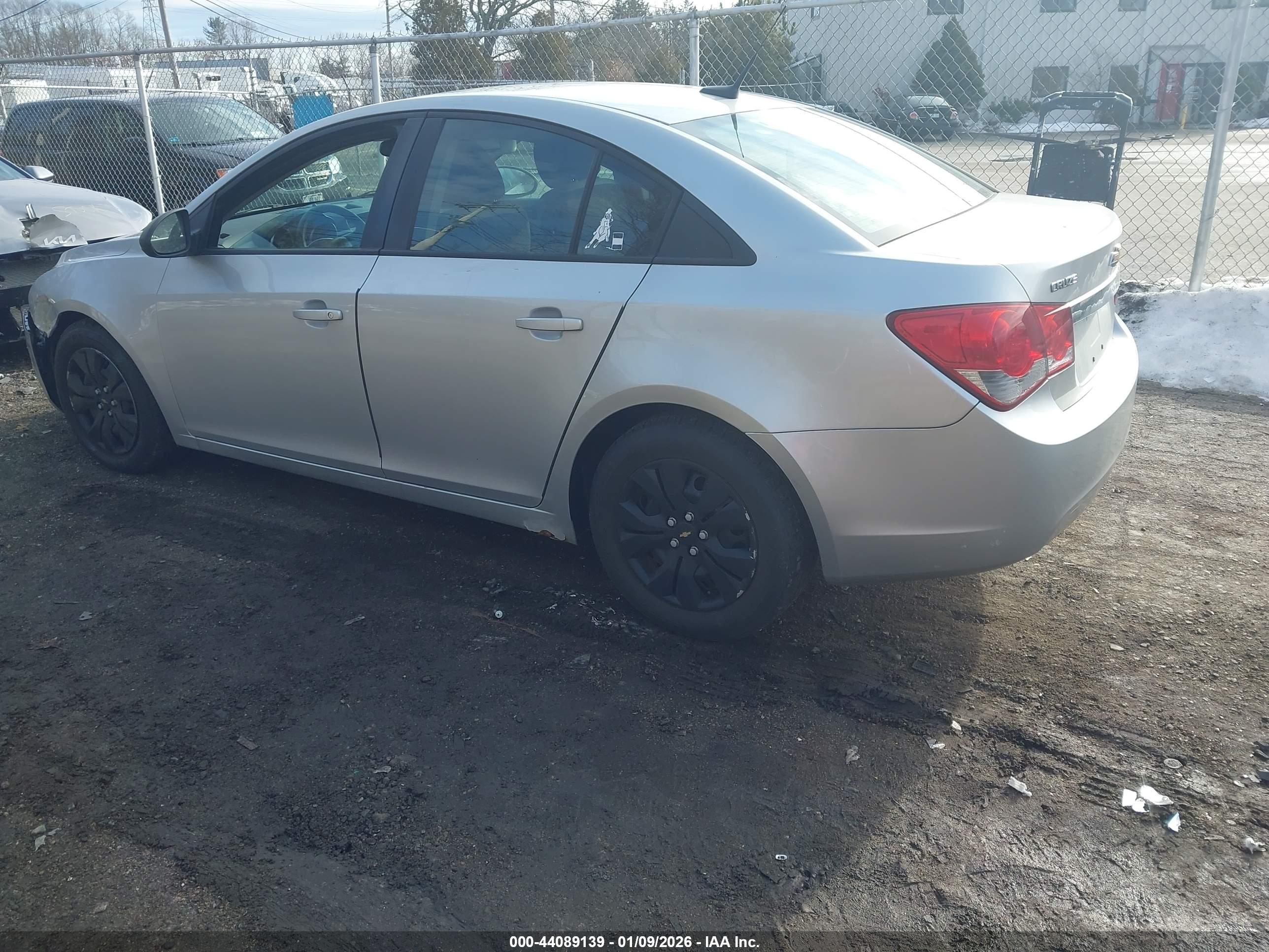 CHEVROLET CRUZE image 3