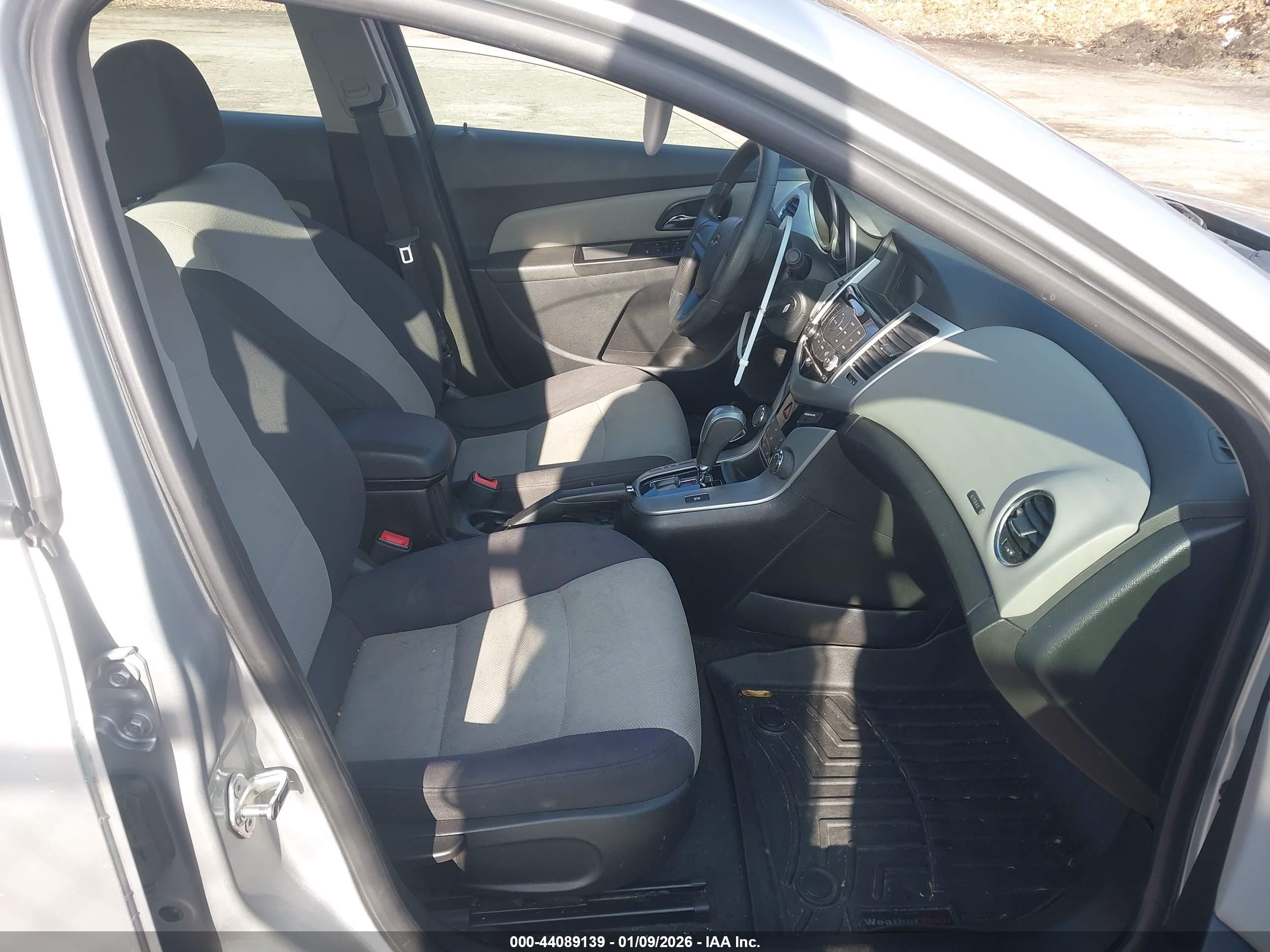 CHEVROLET CRUZE image 5