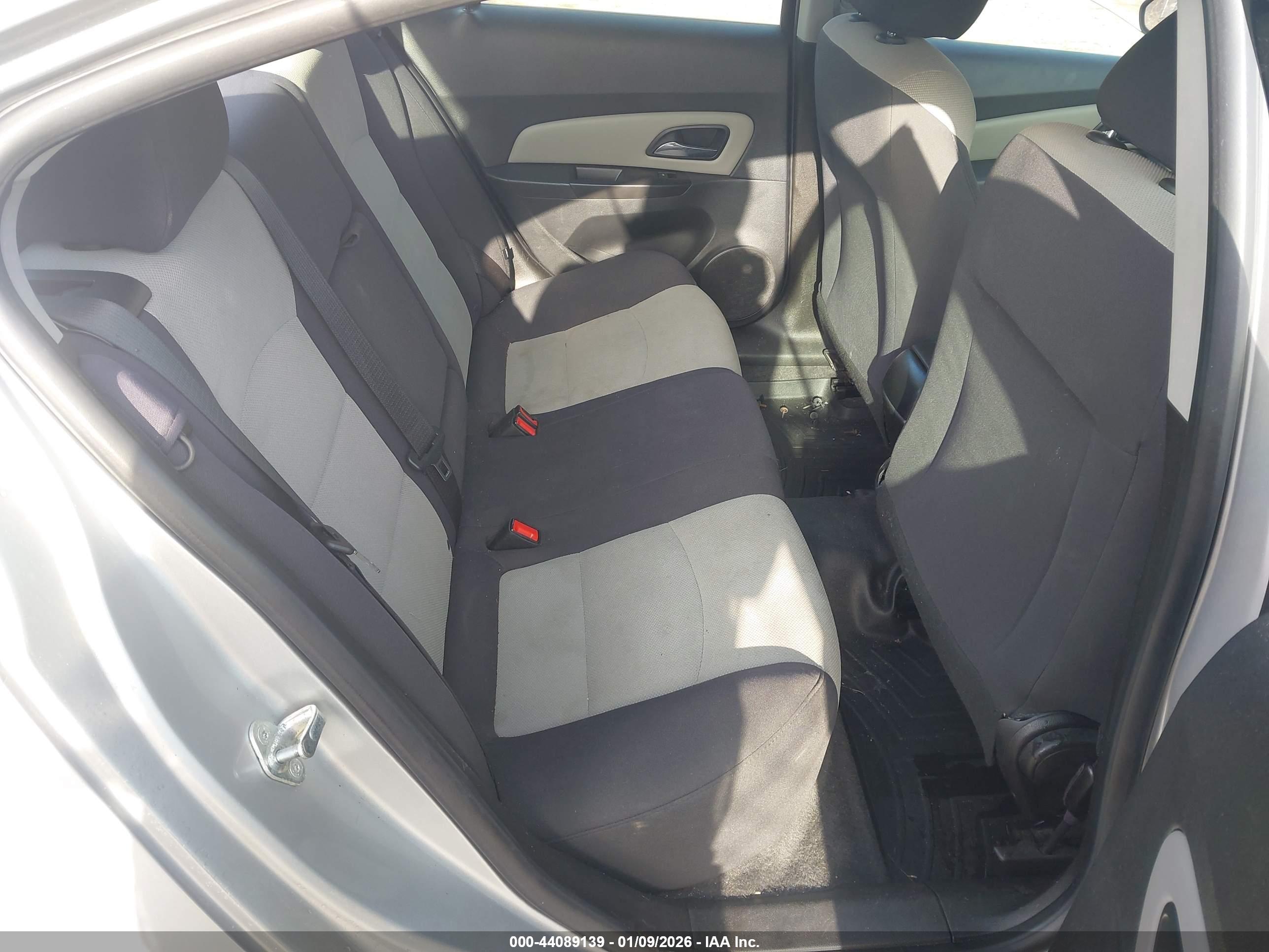 CHEVROLET CRUZE image 8