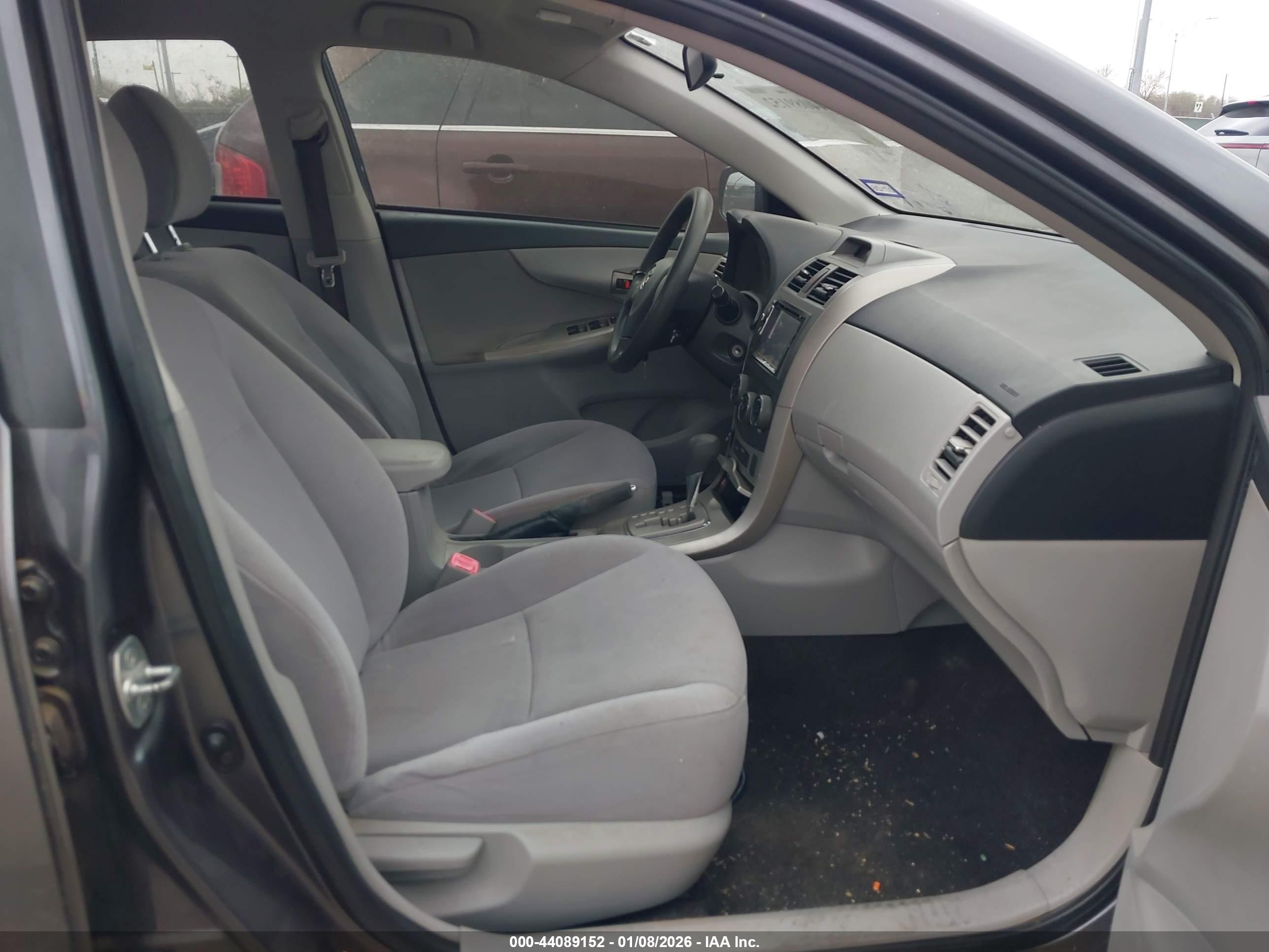 TOYOTA COROLLA image 5