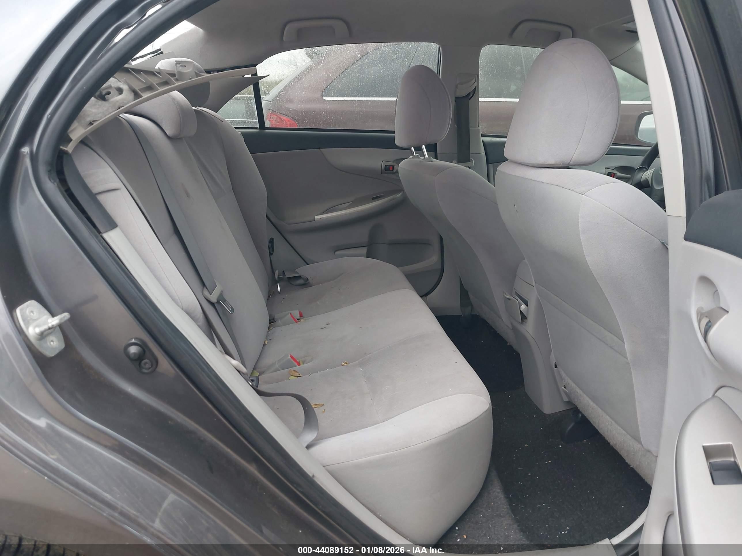 TOYOTA COROLLA image 8