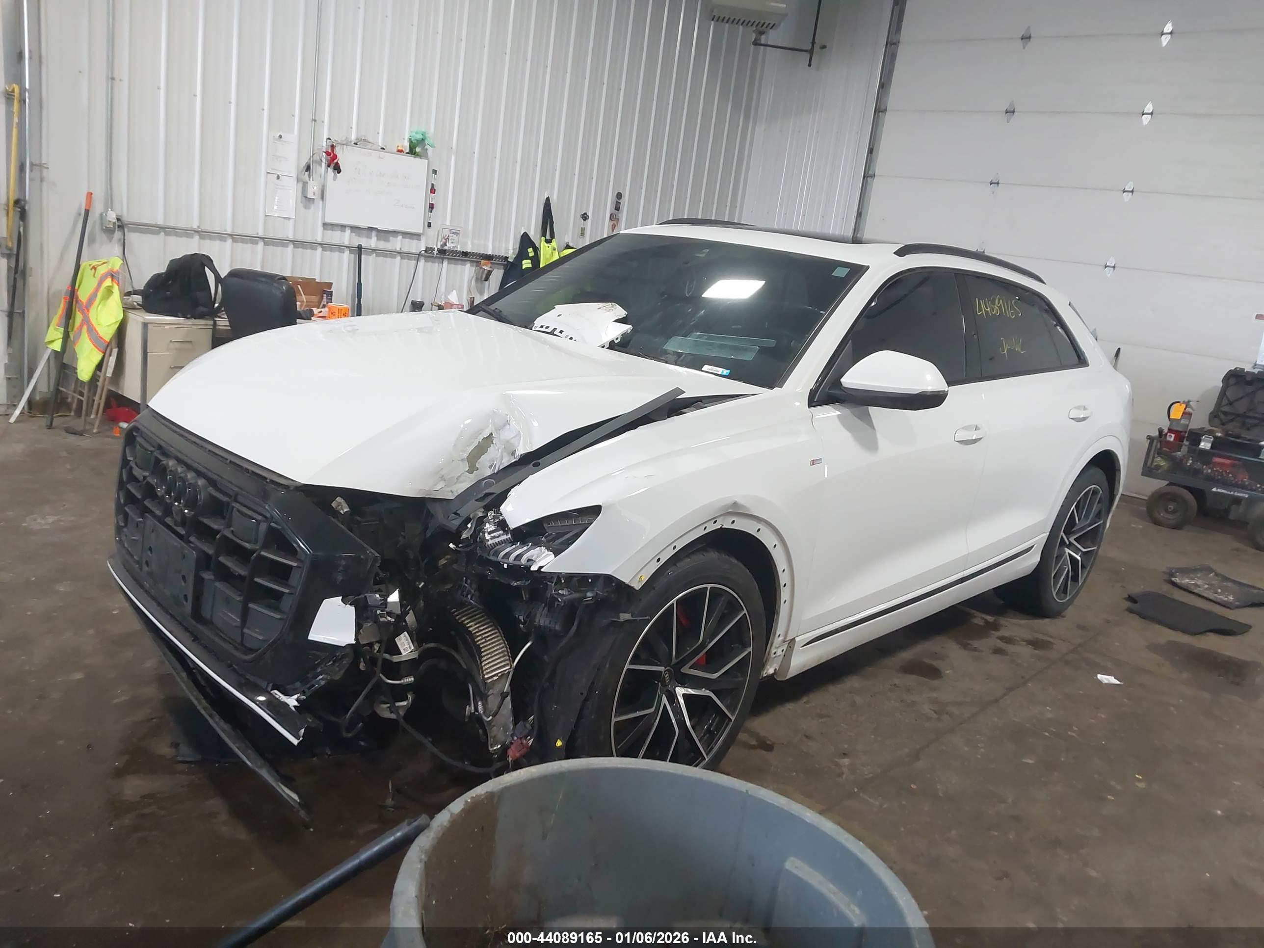 AUDI Q8 image 2