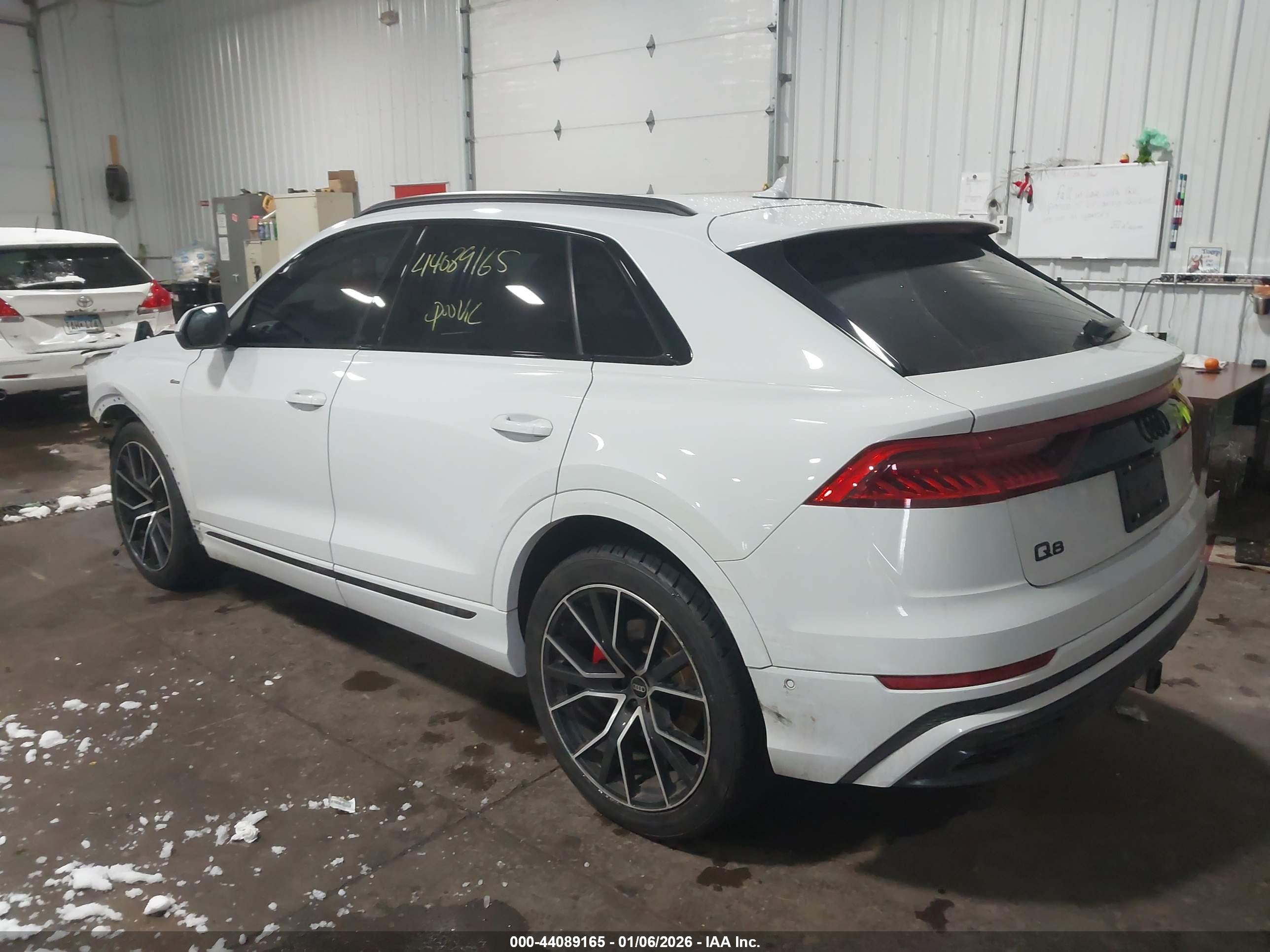 AUDI Q8 image 3