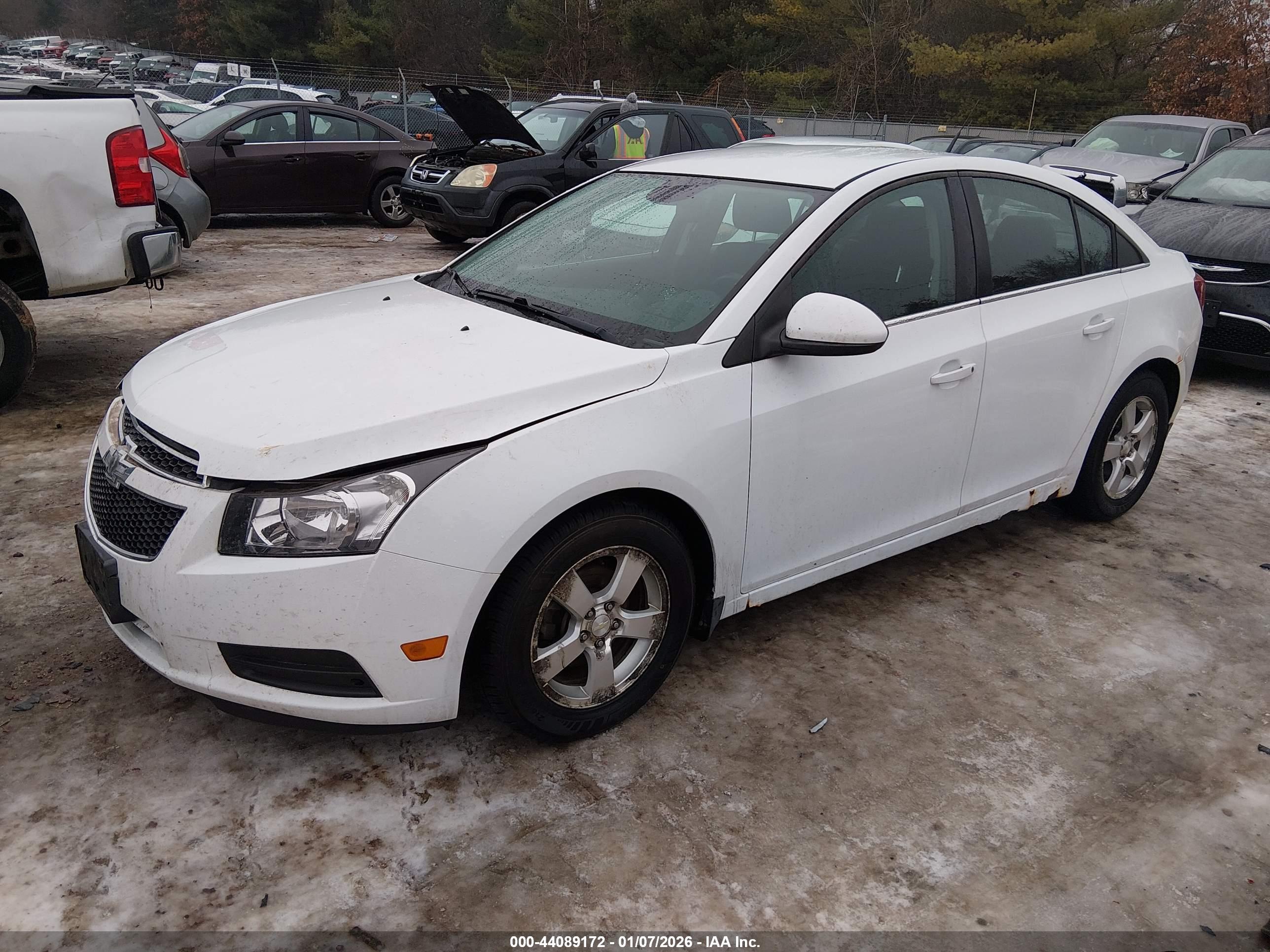CHEVROLET CRUZE image 2