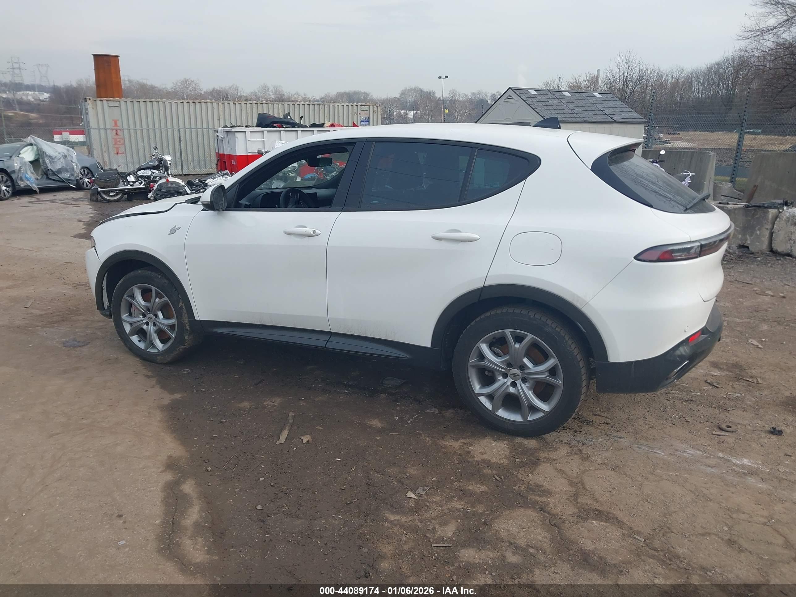 DODGE HORNET image 3