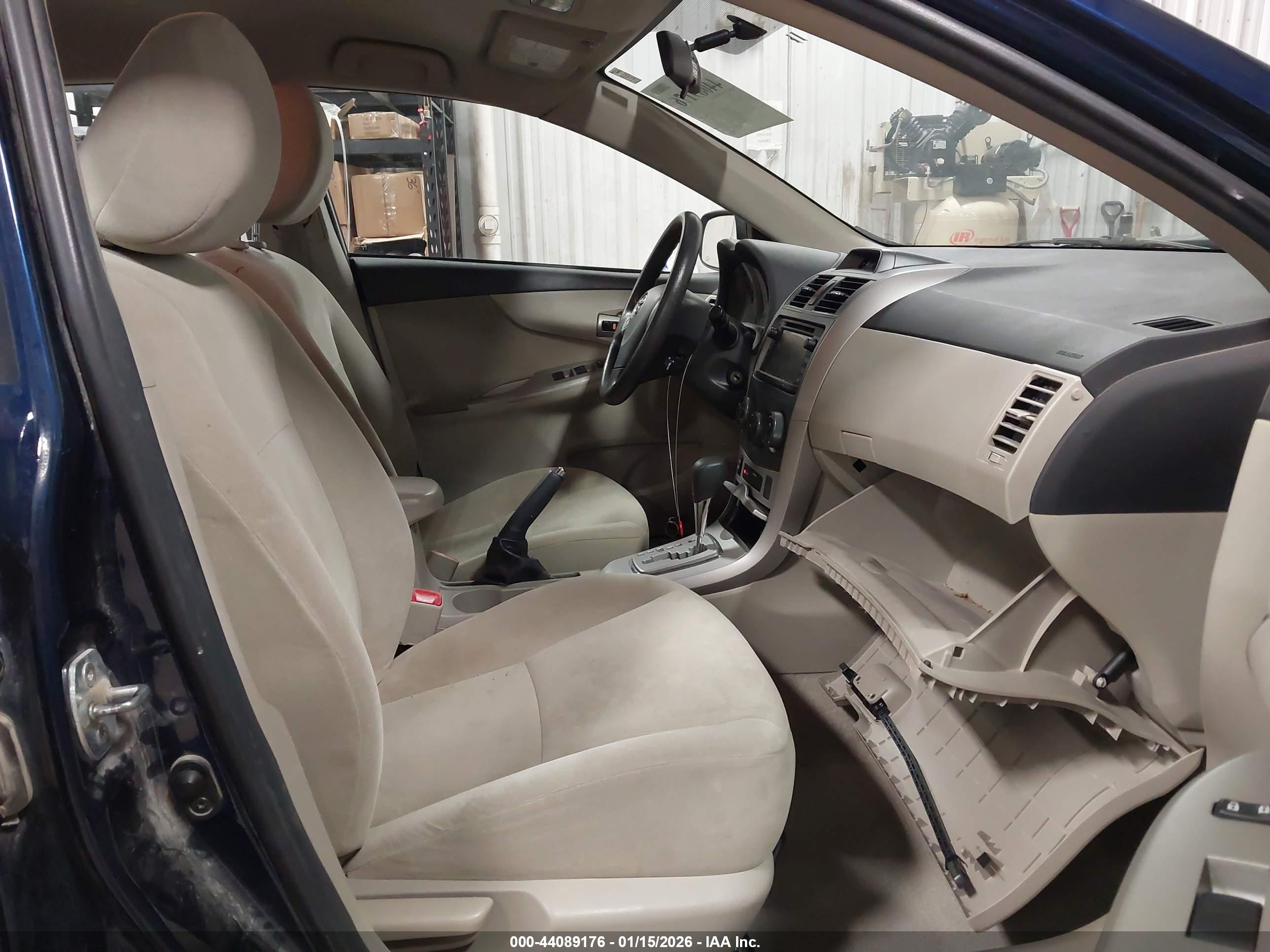TOYOTA COROLLA image 5