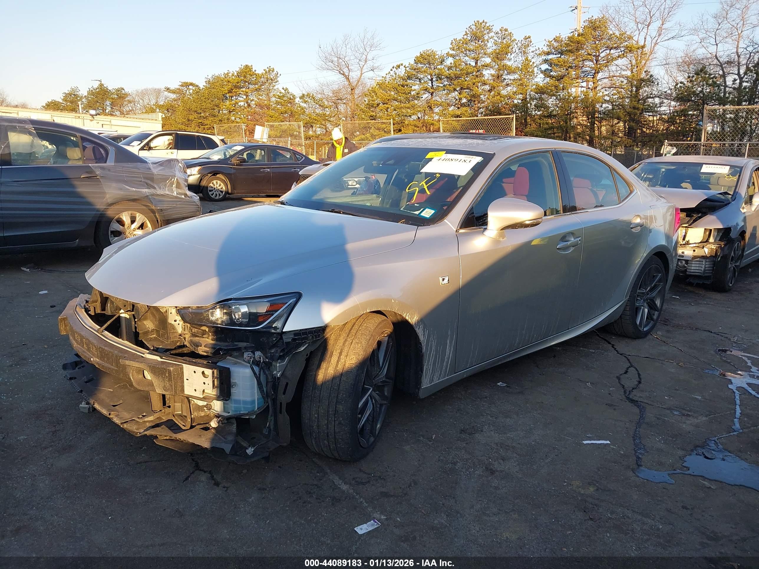 LEXUS IS image 2