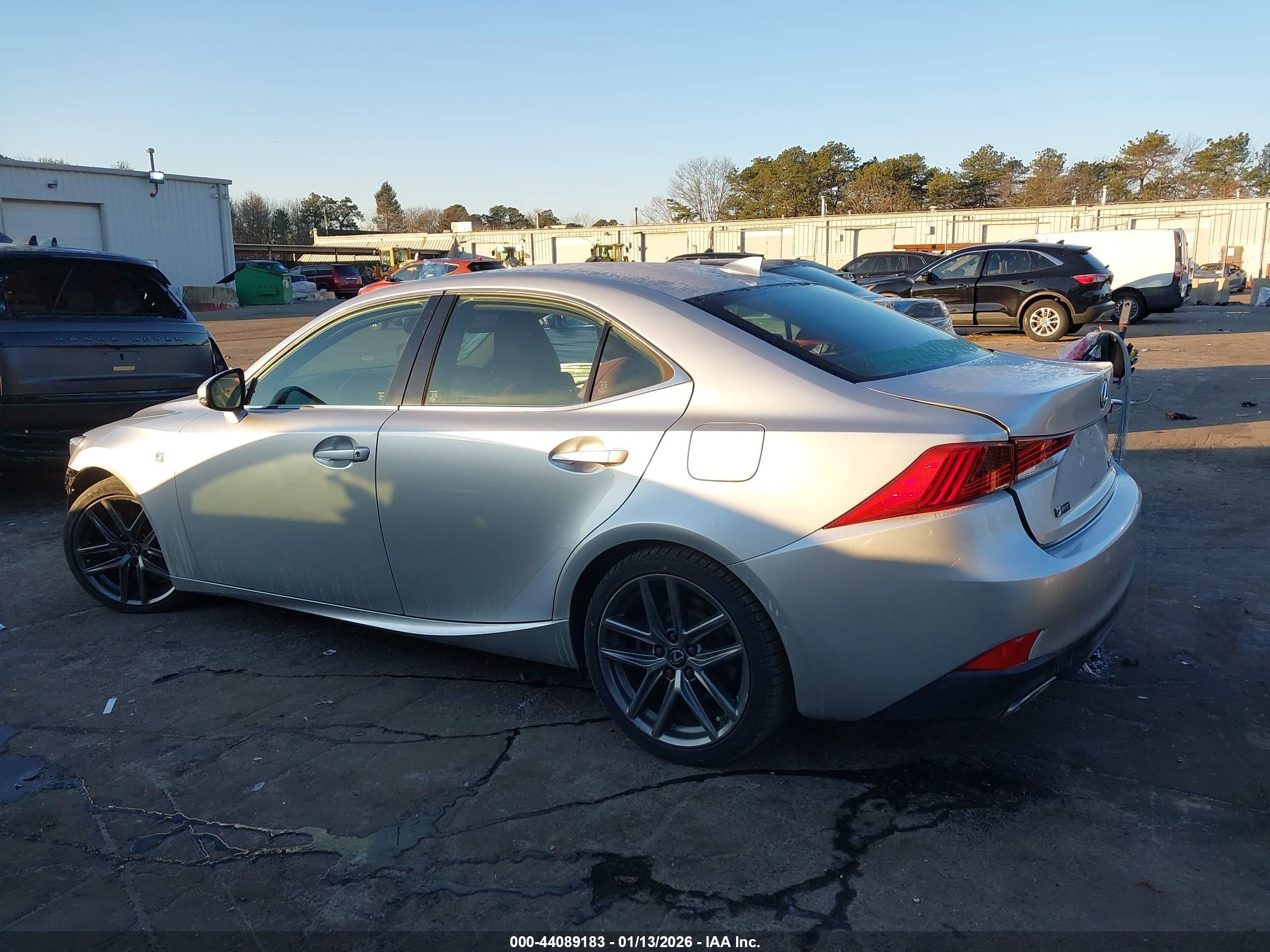 LEXUS IS image 3