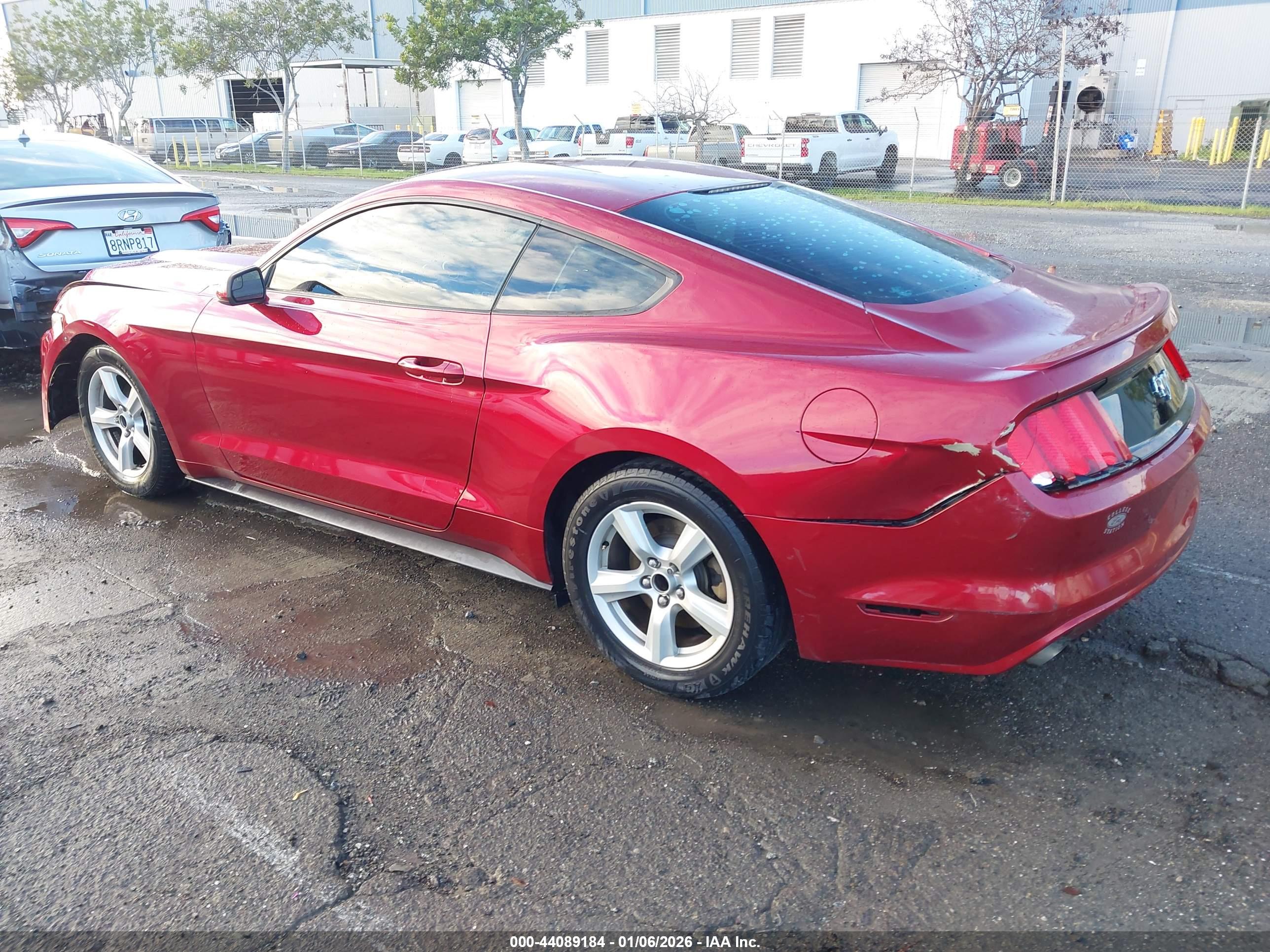 FORD MUSTANG image 3