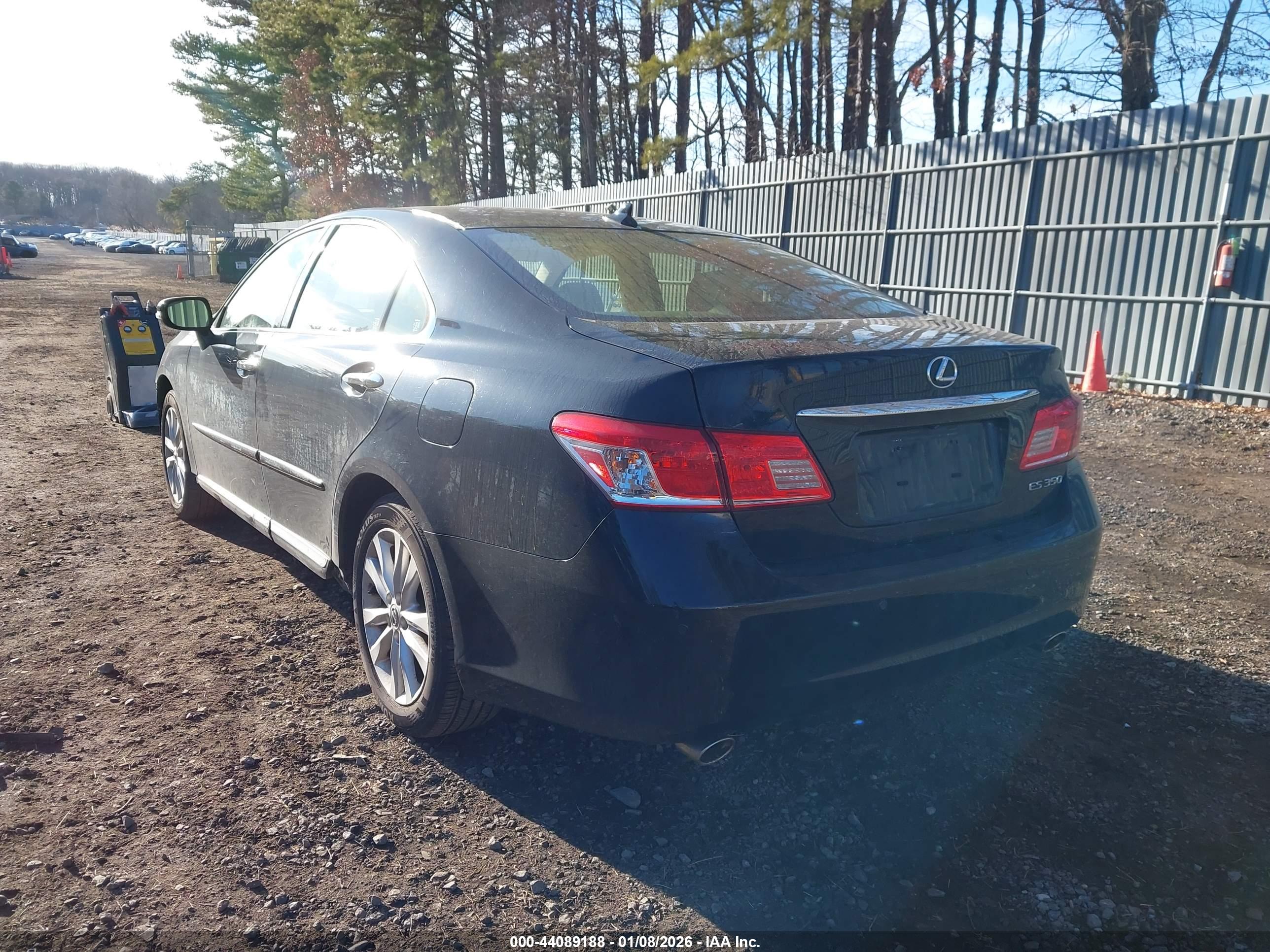 LEXUS ES image 3