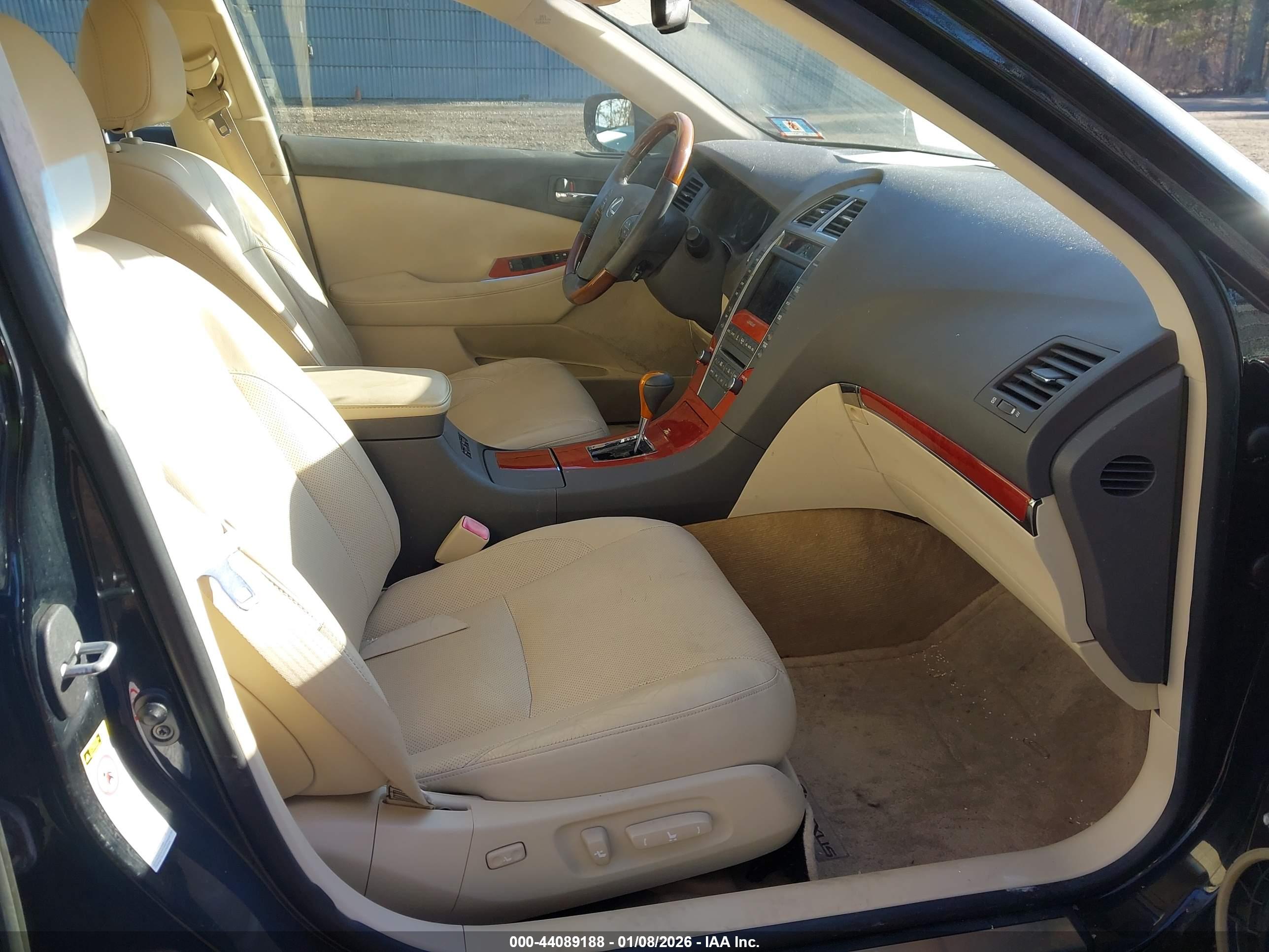 LEXUS ES image 5