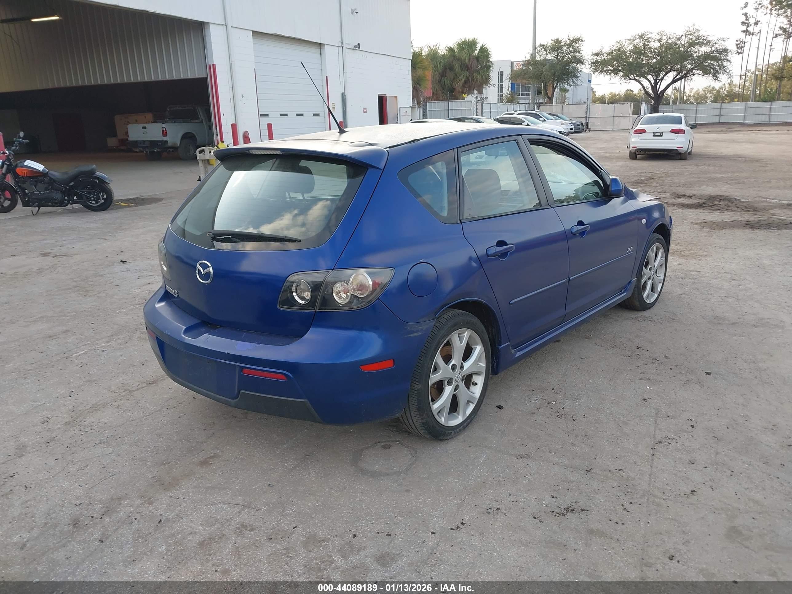 MAZDA MAZDA3 image 4