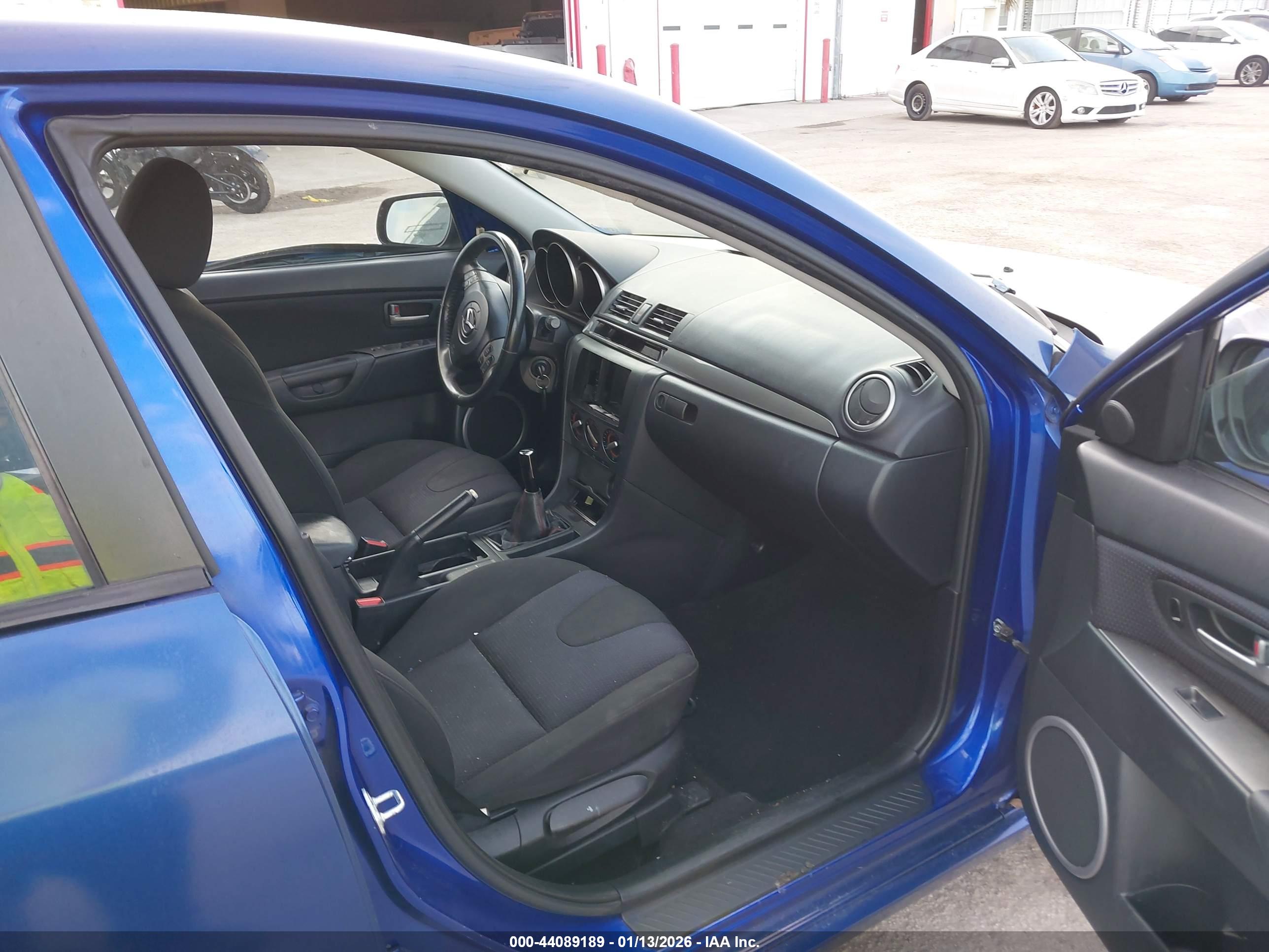MAZDA MAZDA3 image 5