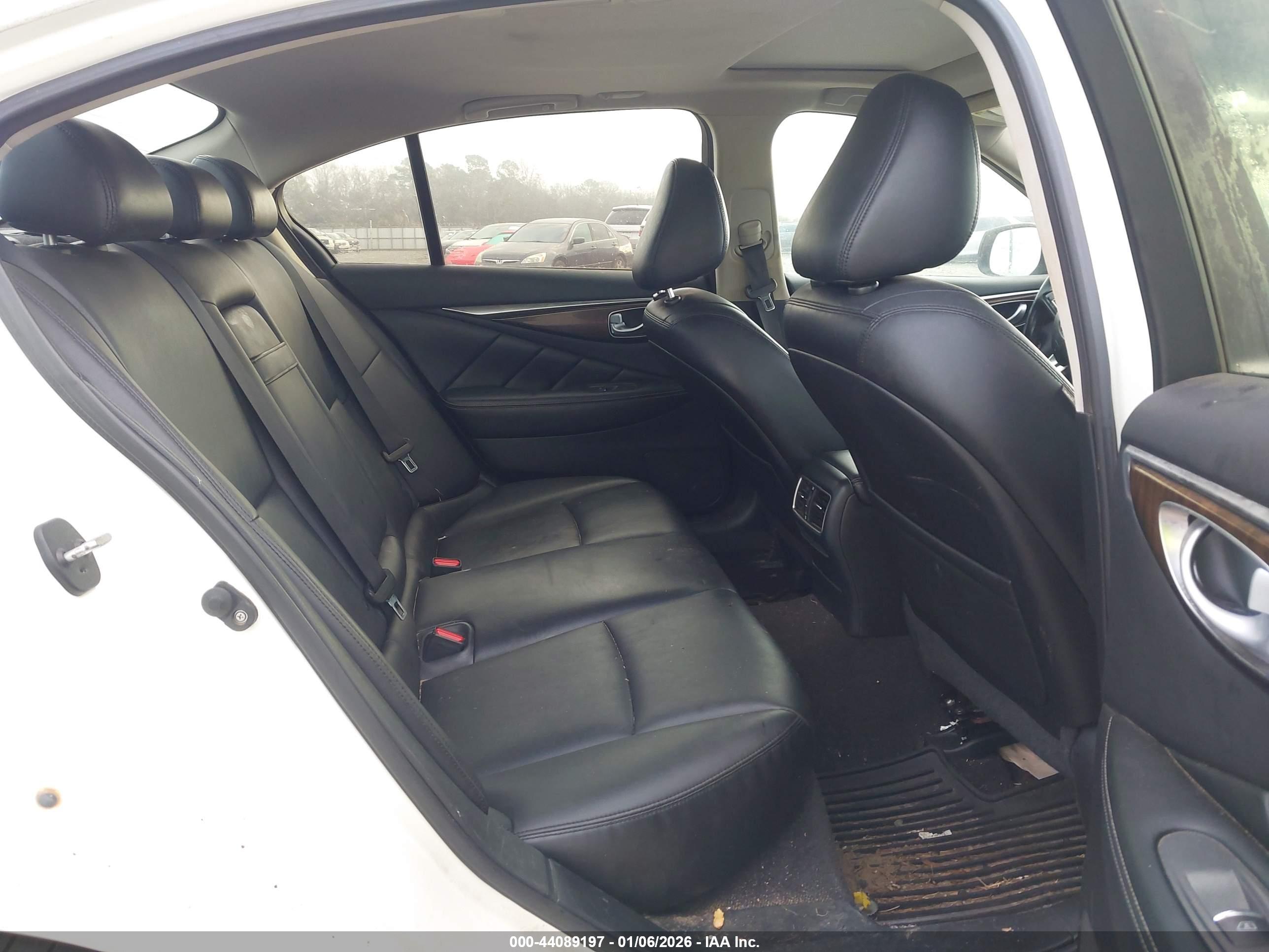 INFINITI Q50 image 8