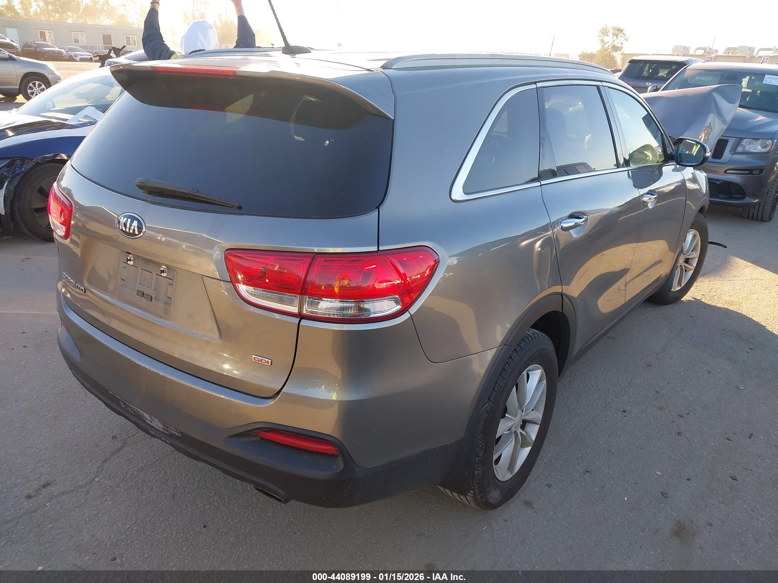 KIA SORENTO image 4