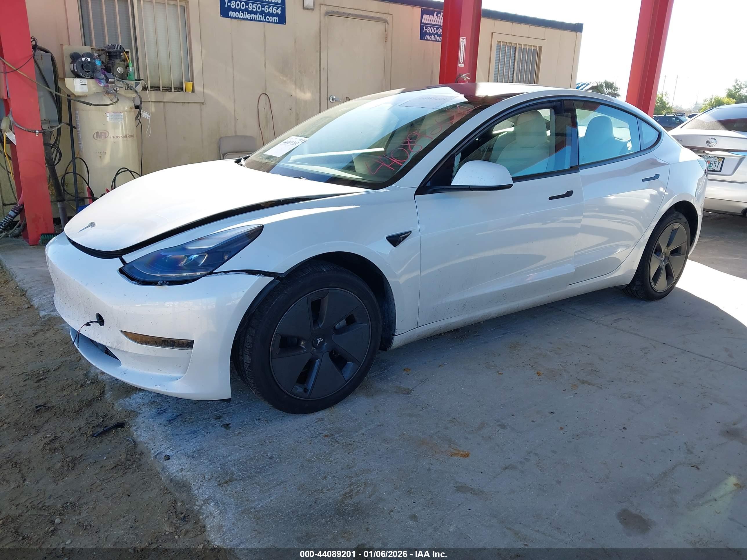 TESLA MODEL image 2