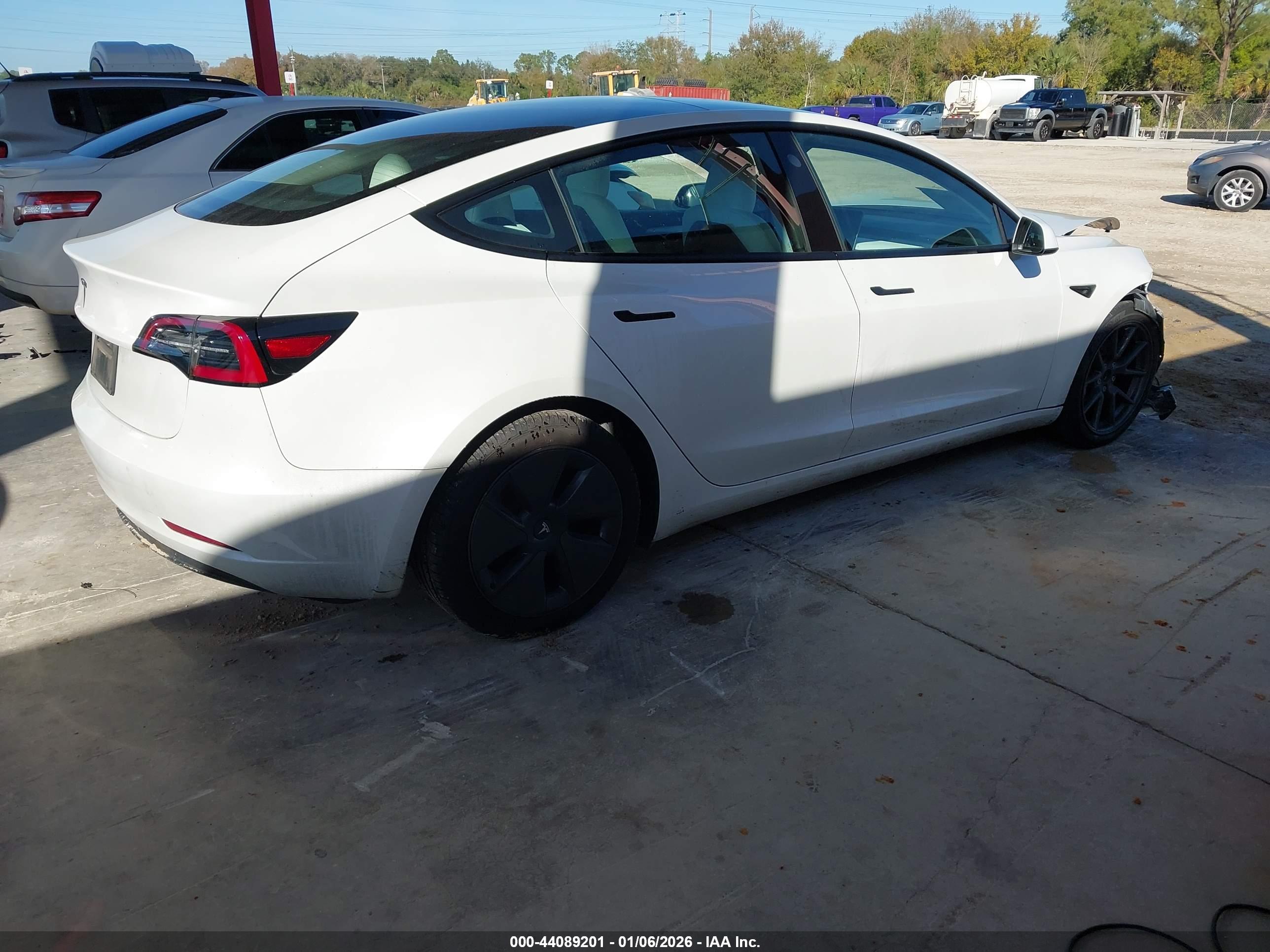 TESLA MODEL image 4