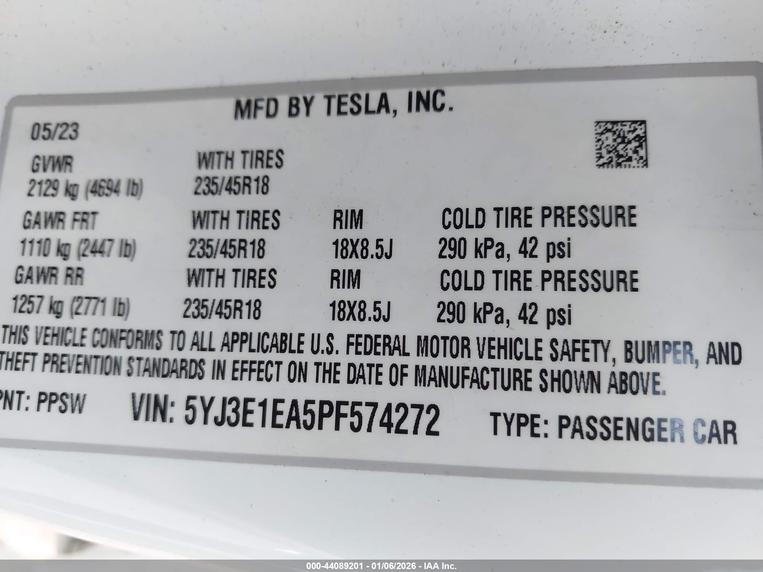 TESLA MODEL image 9