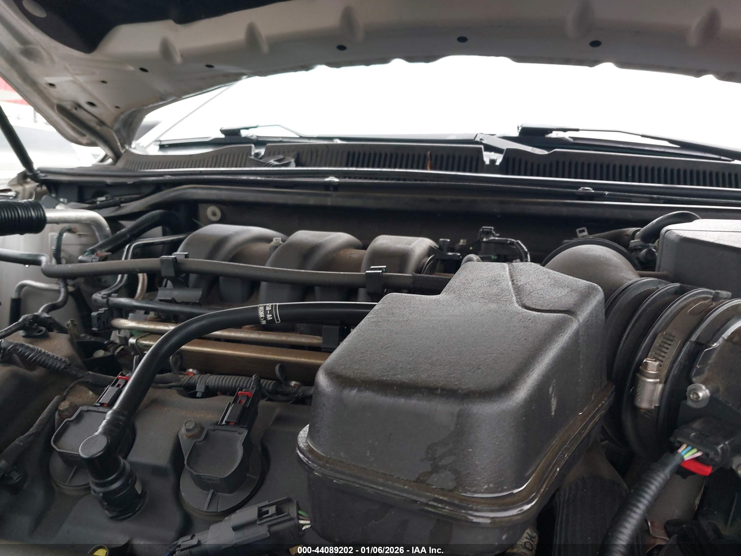 FORD TAURUS image 10