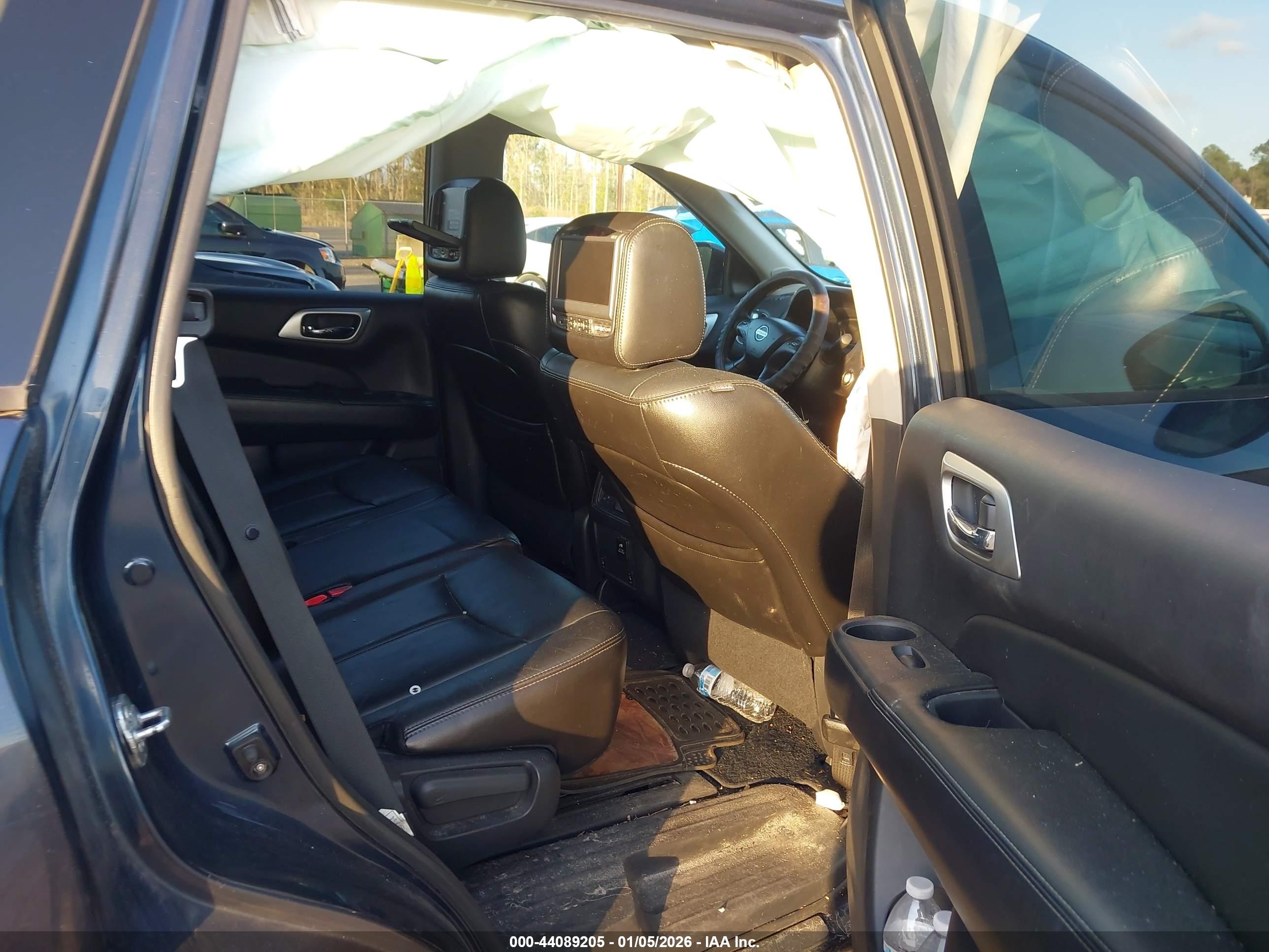 NISSAN PATHFINDER image 8