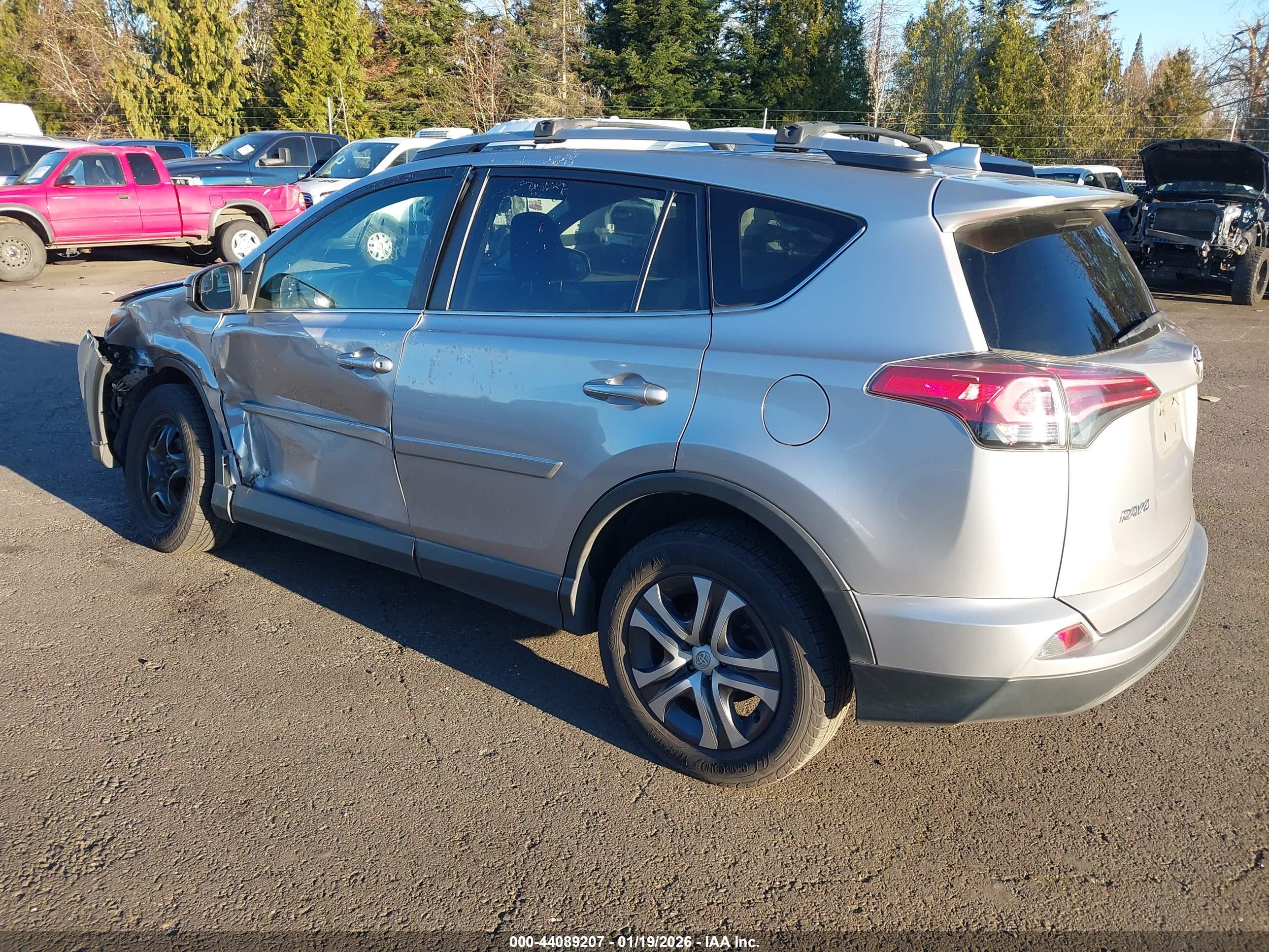 TOYOTA RAV4 image 3