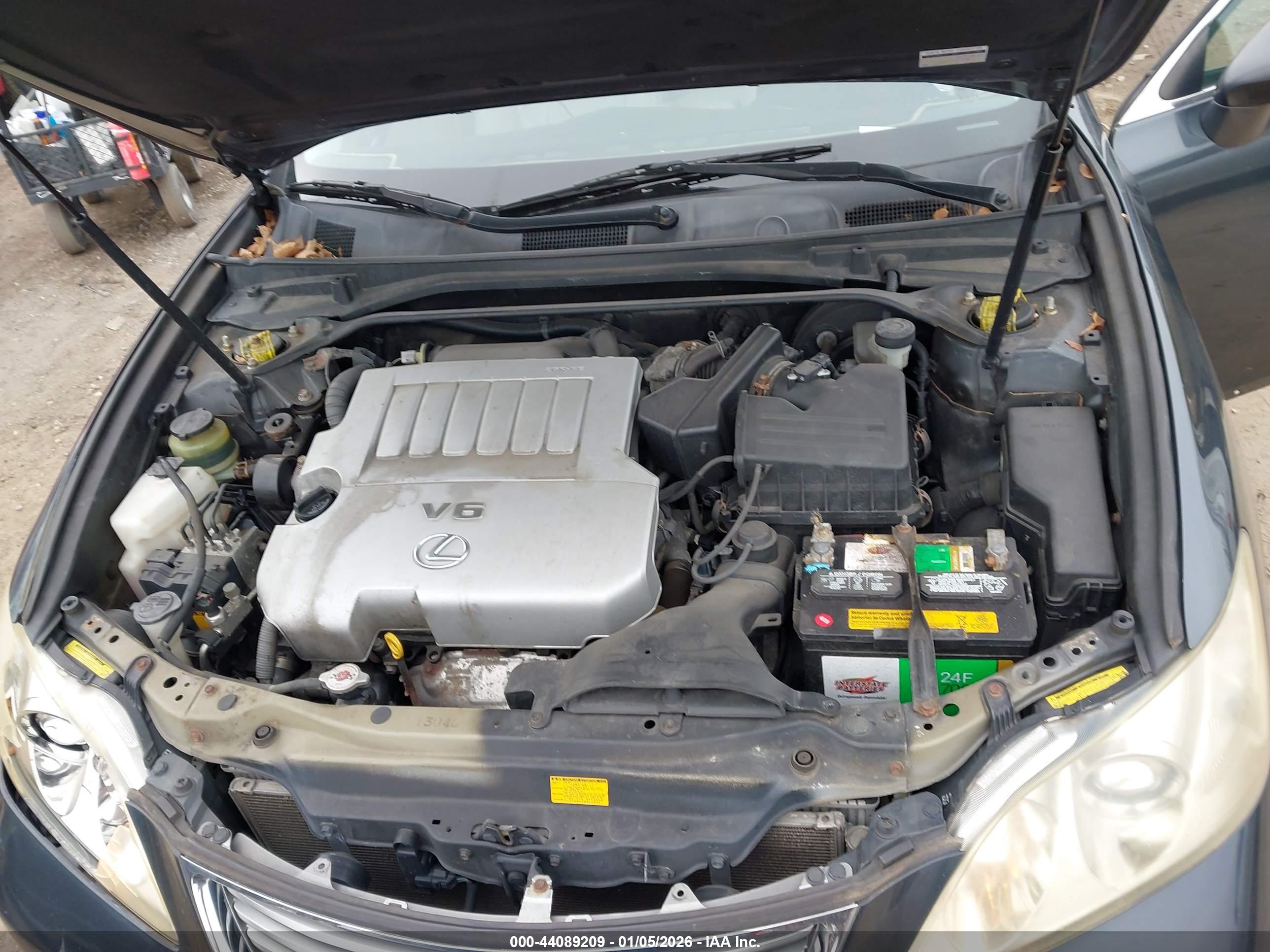 LEXUS ES image 10
