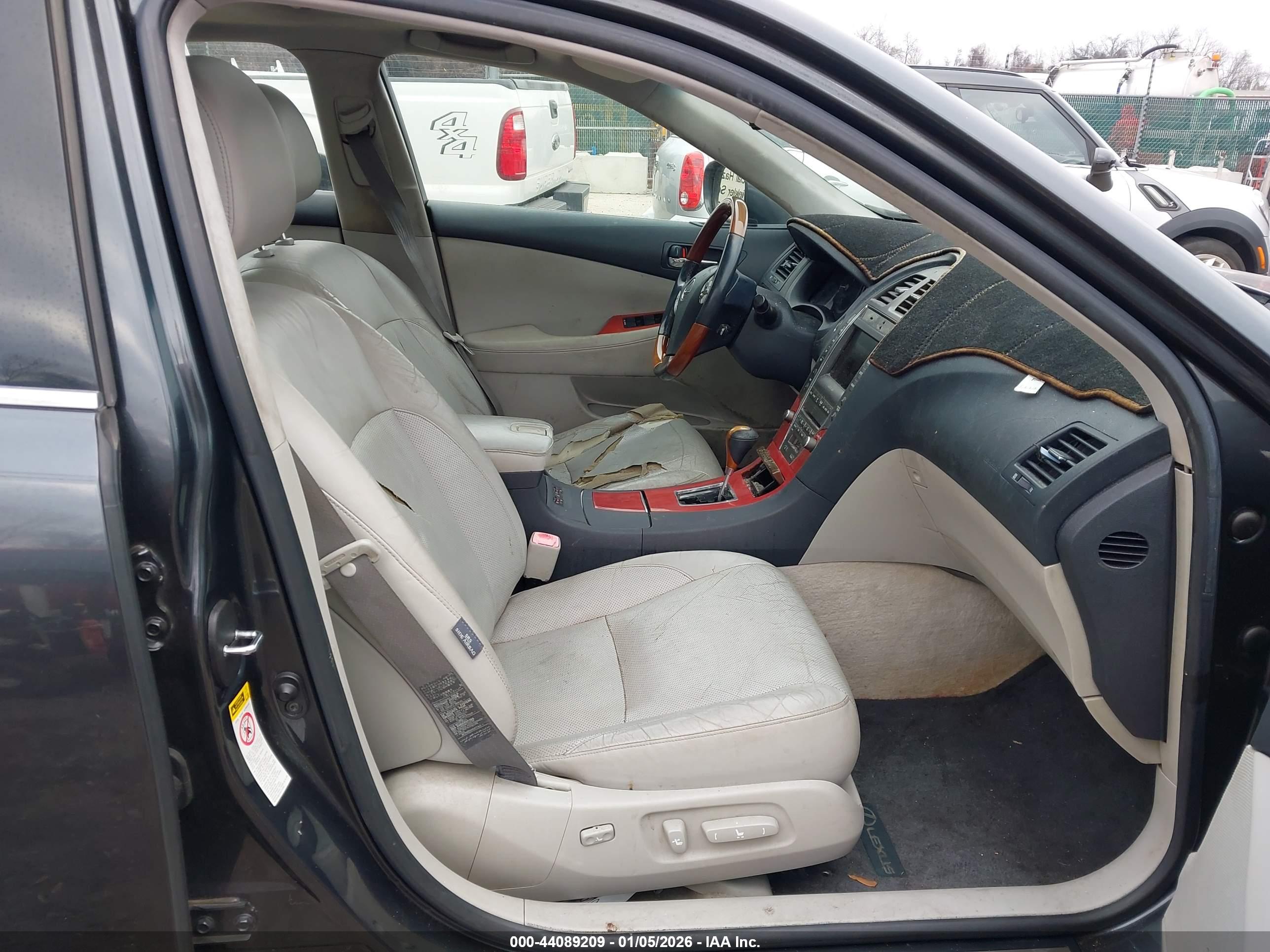 LEXUS ES image 5