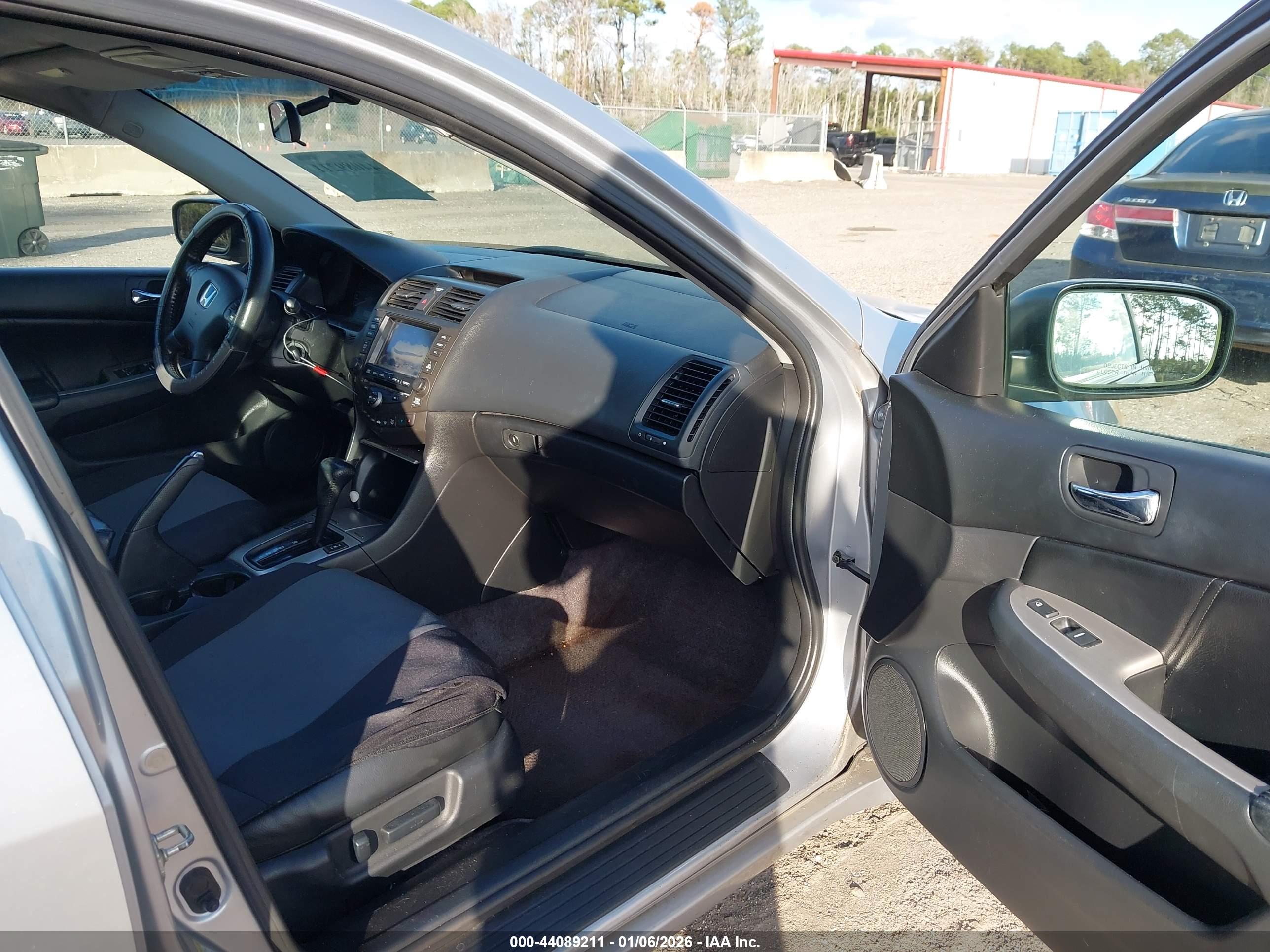 HONDA ACCORD image 5