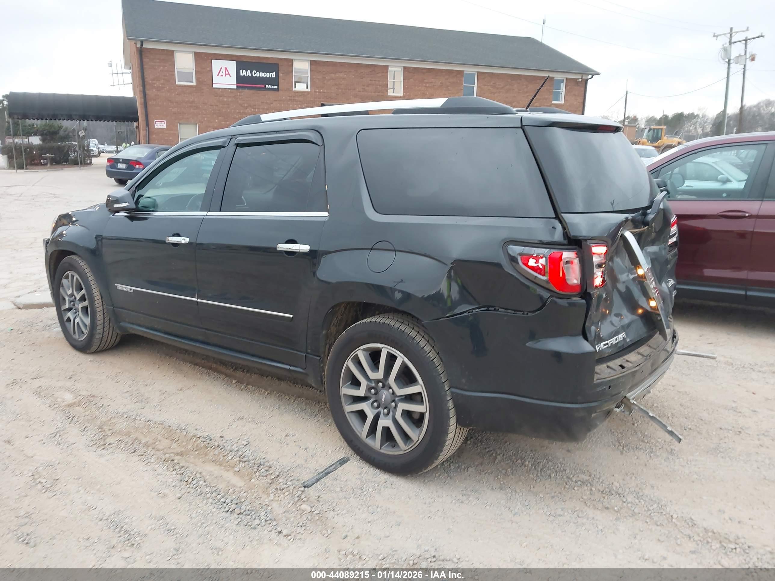 GMC ACADIA image 3