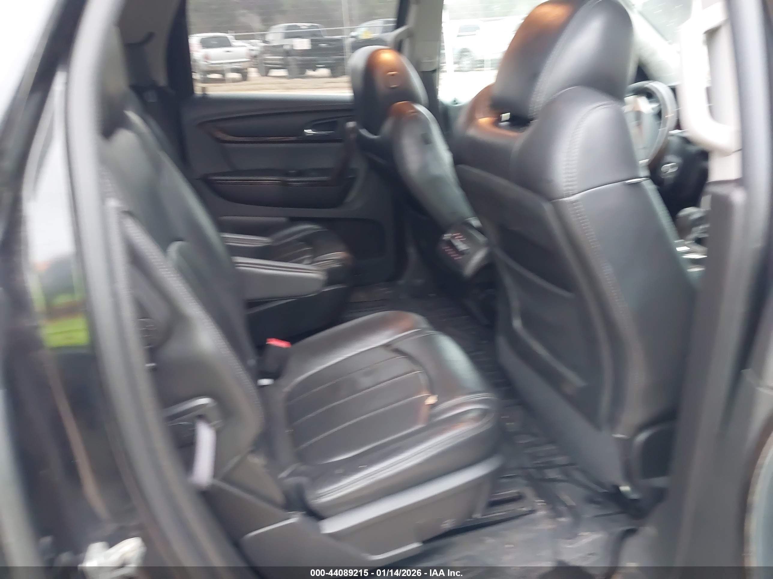 GMC ACADIA image 8
