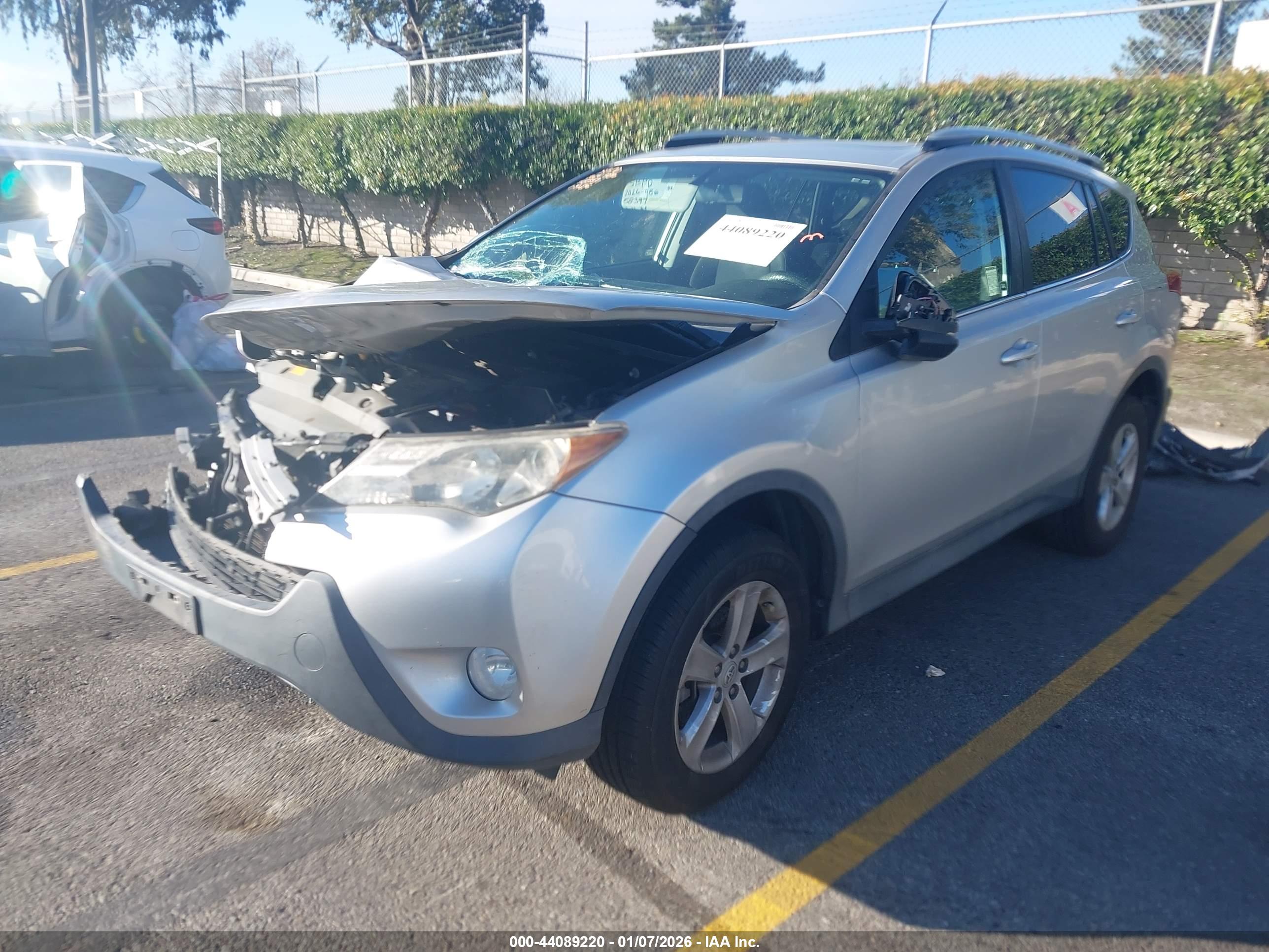 TOYOTA RAV4 image 2