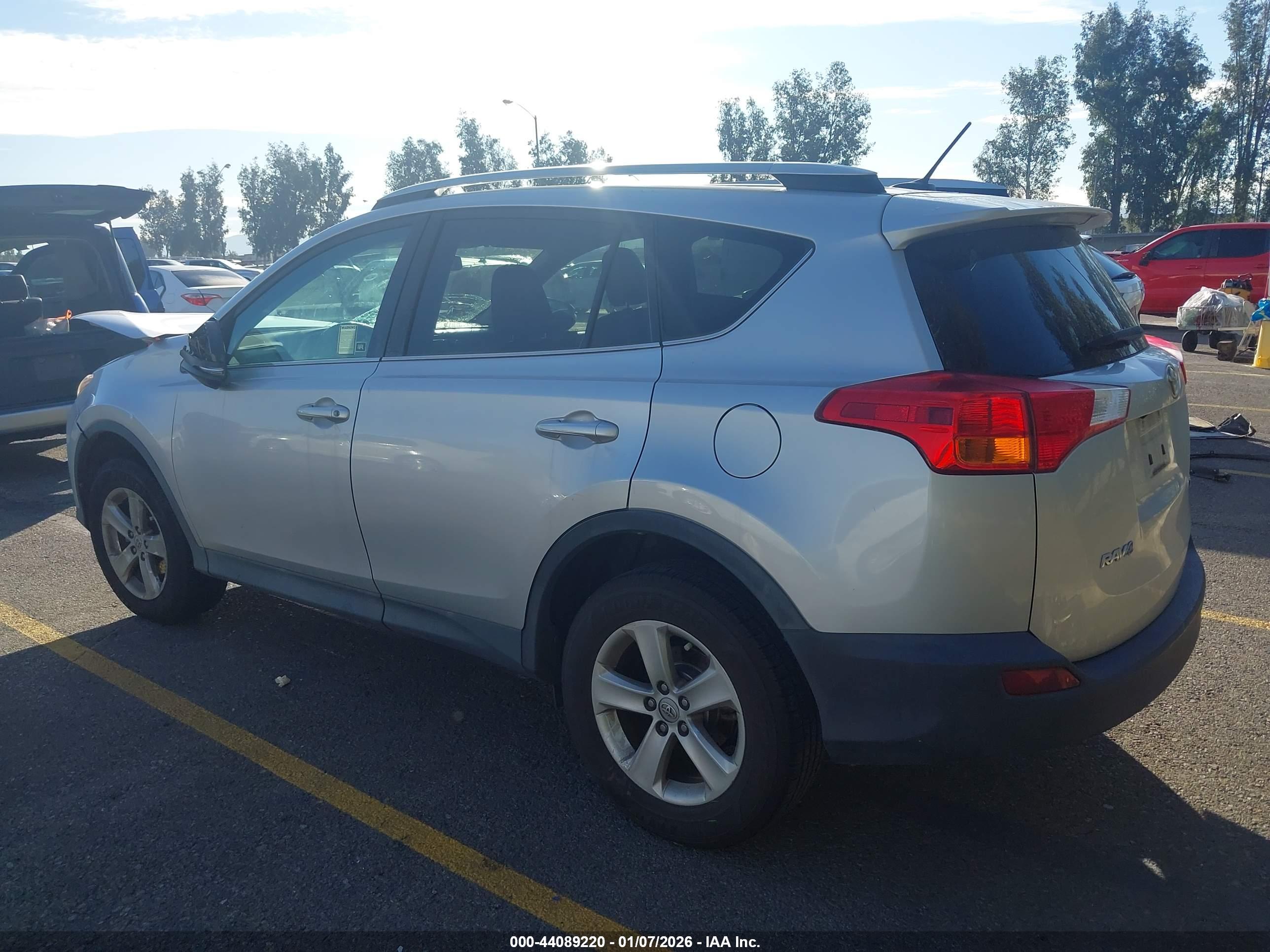 TOYOTA RAV4 image 3