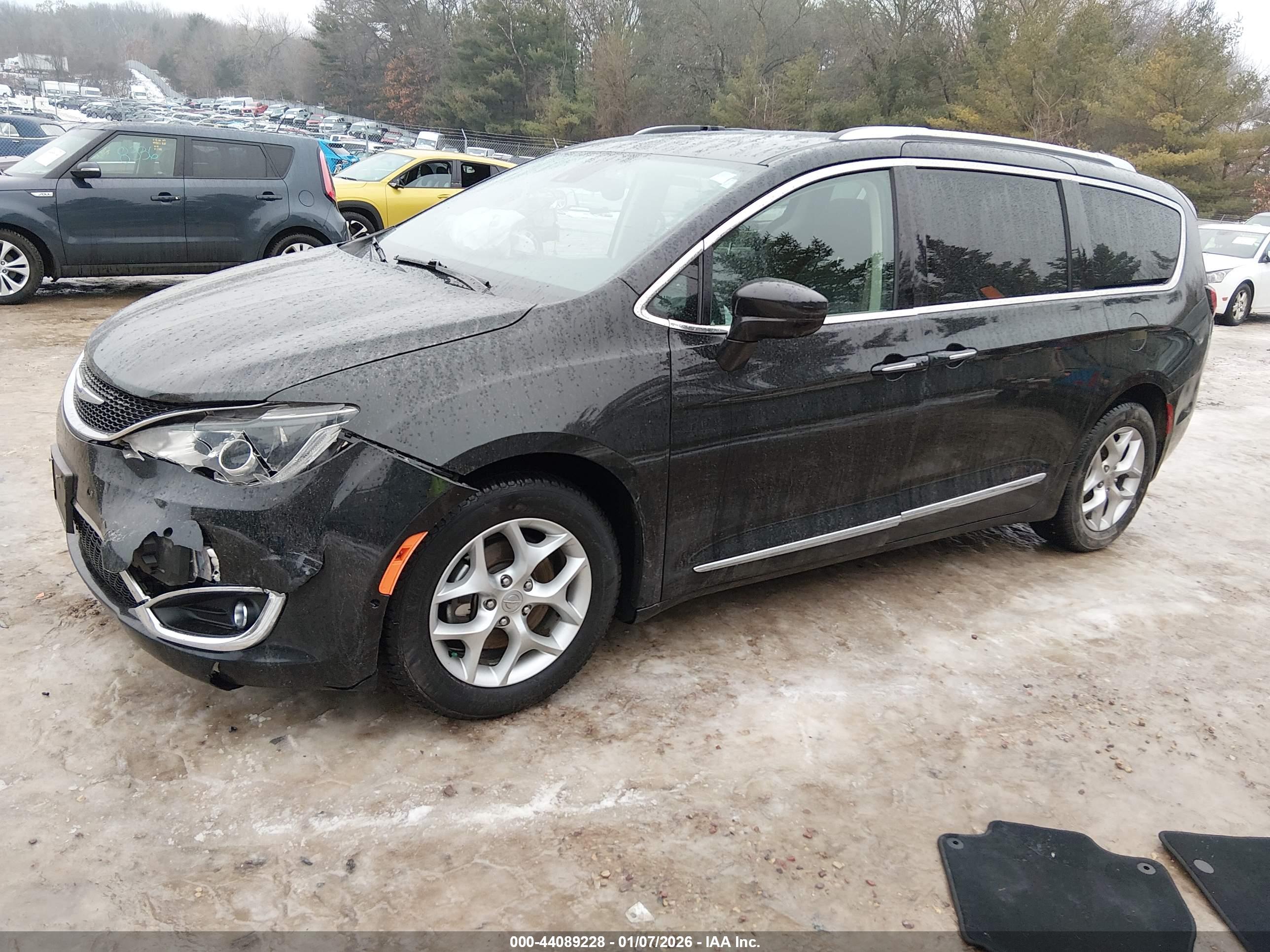 CHRYSLER PACIFICA image 2