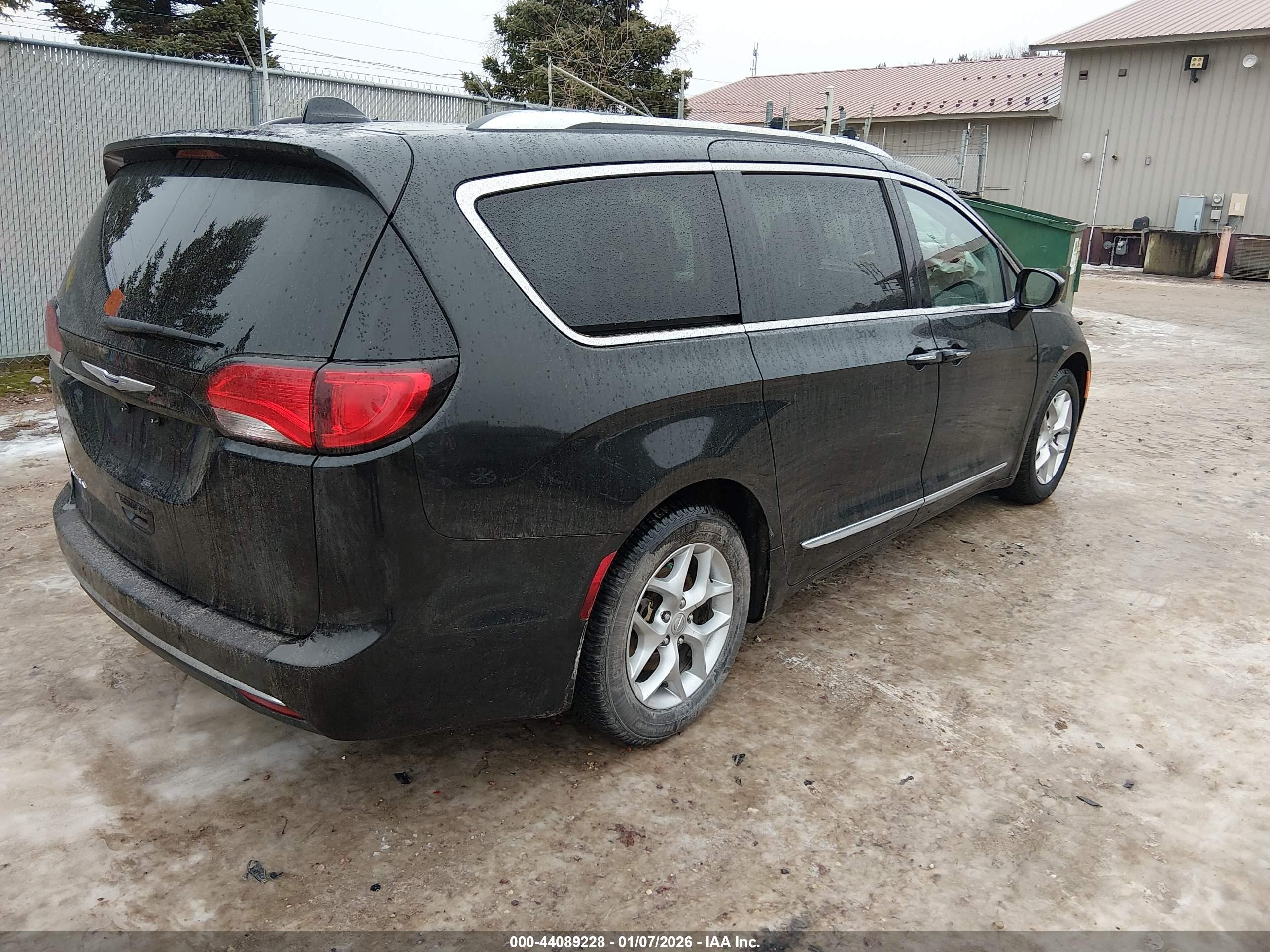 CHRYSLER PACIFICA image 4