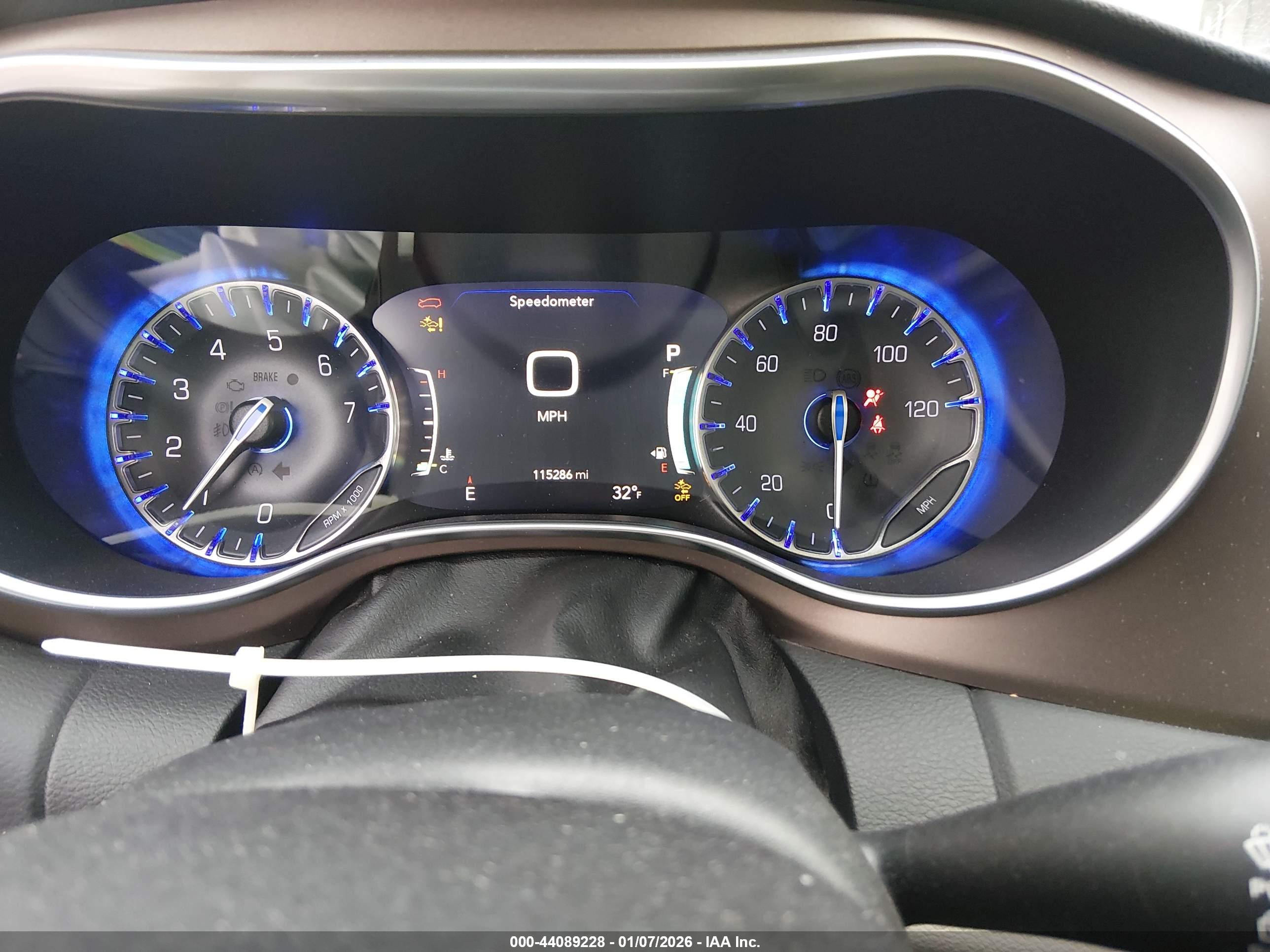 CHRYSLER PACIFICA image 7