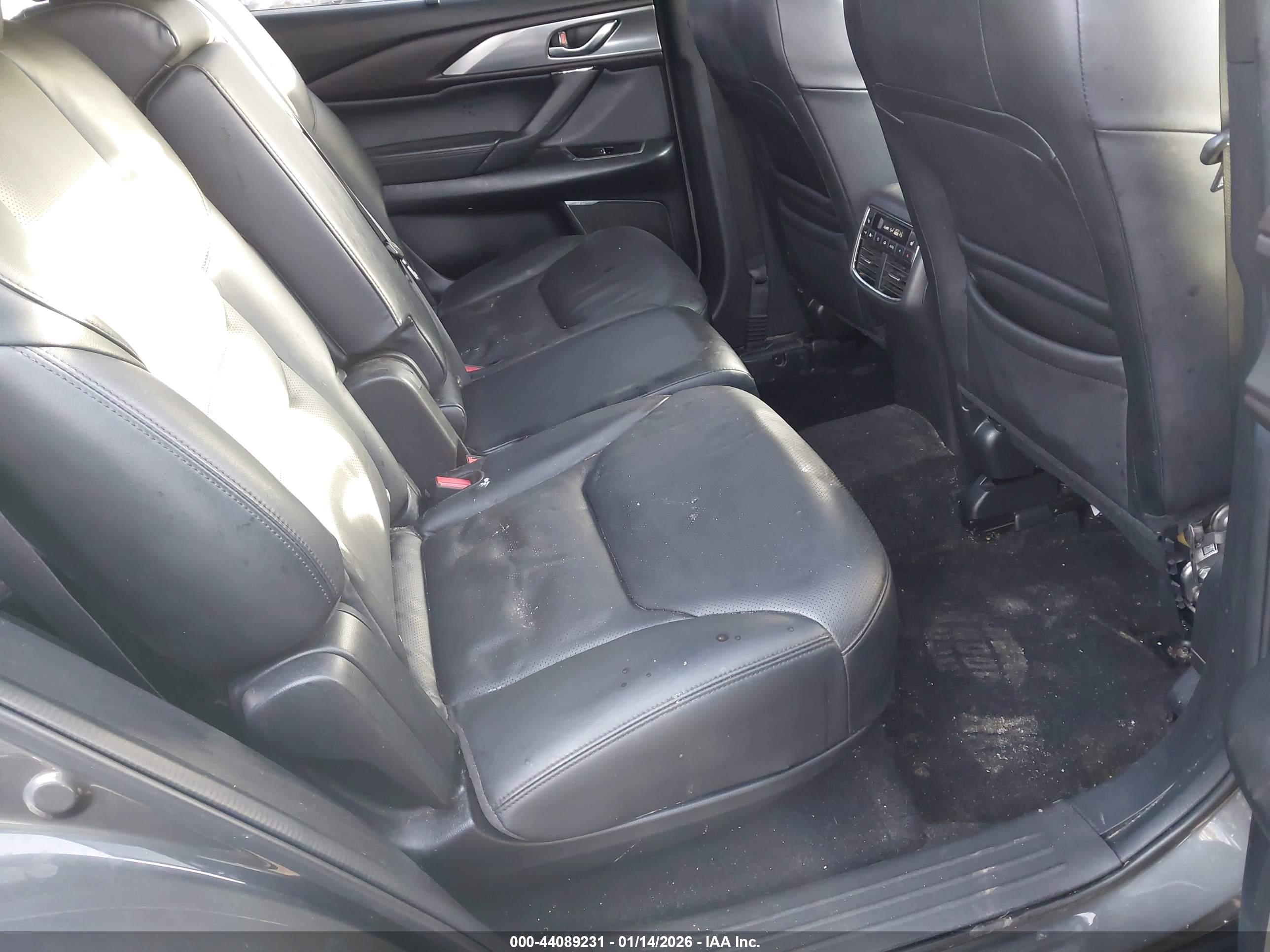 MAZDA CX-9 image 8