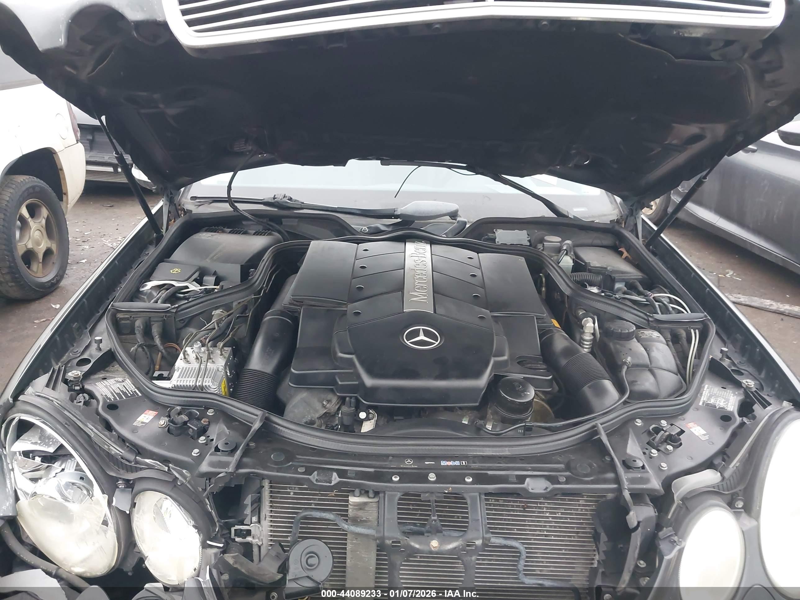 MERCEDES-BENZ E image 10