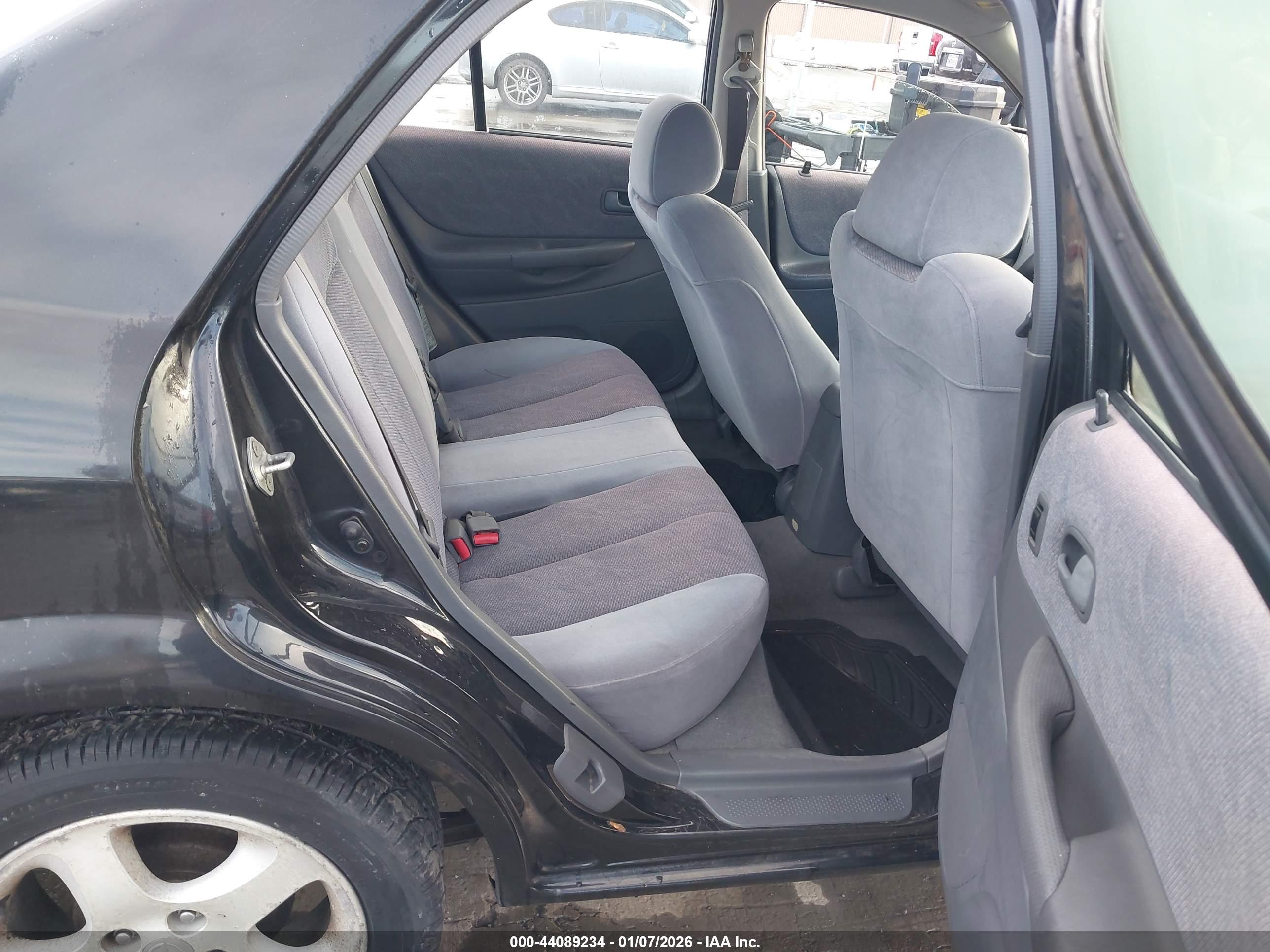 MAZDA PROTEGE image 8