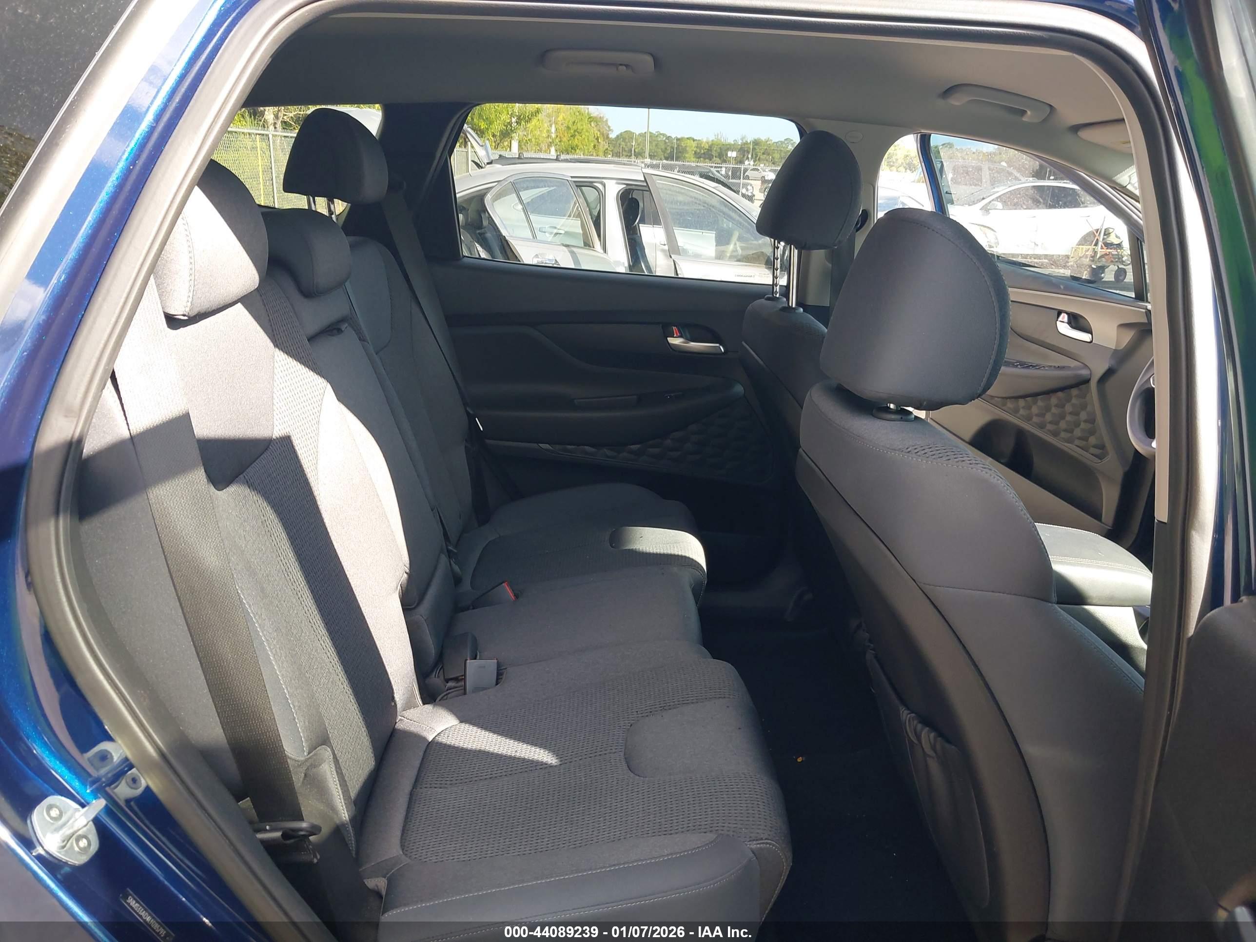 HYUNDAI SANTA image 8